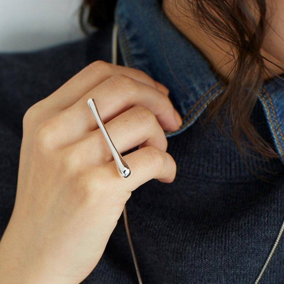 Nuance stick Ring