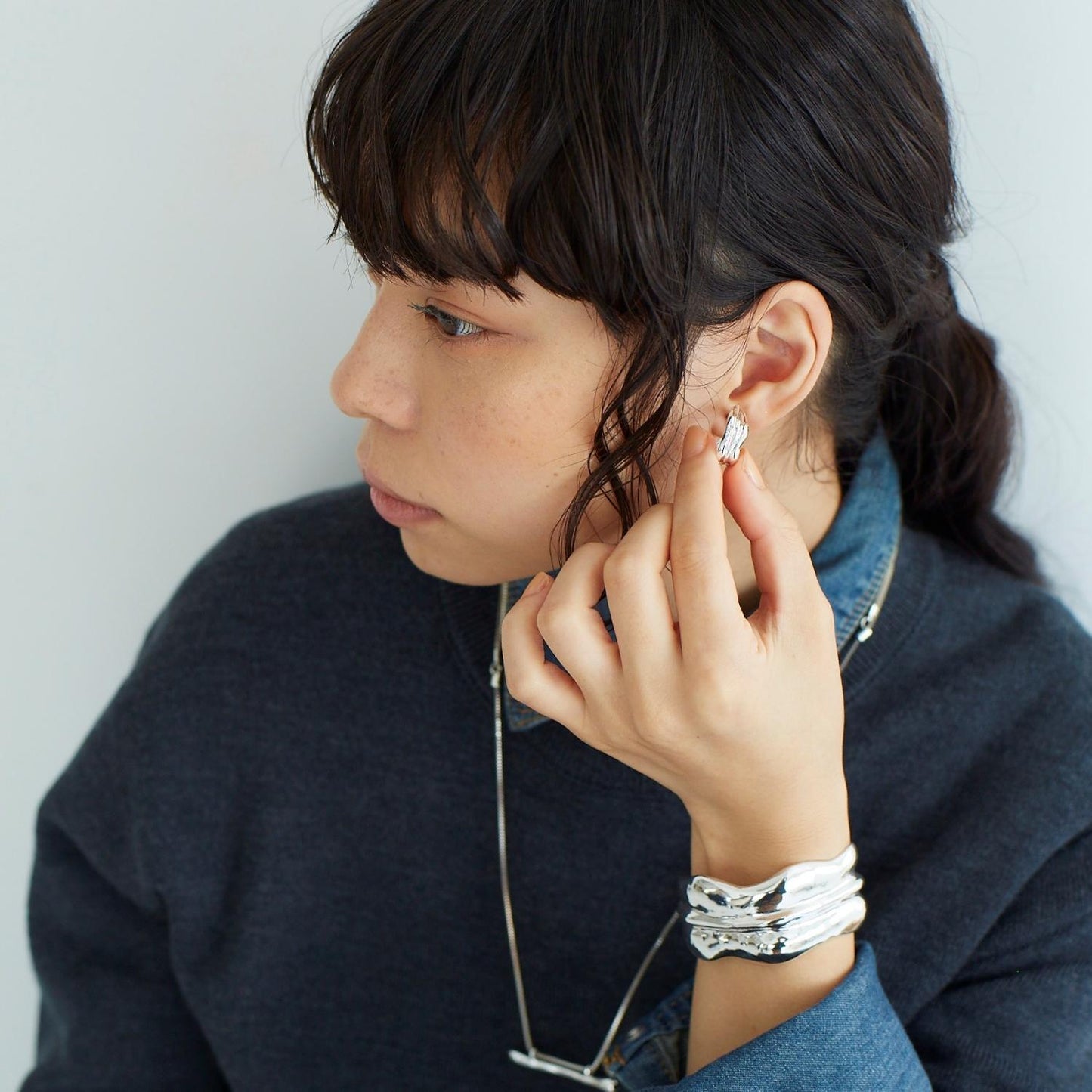 Drawing line Bangle