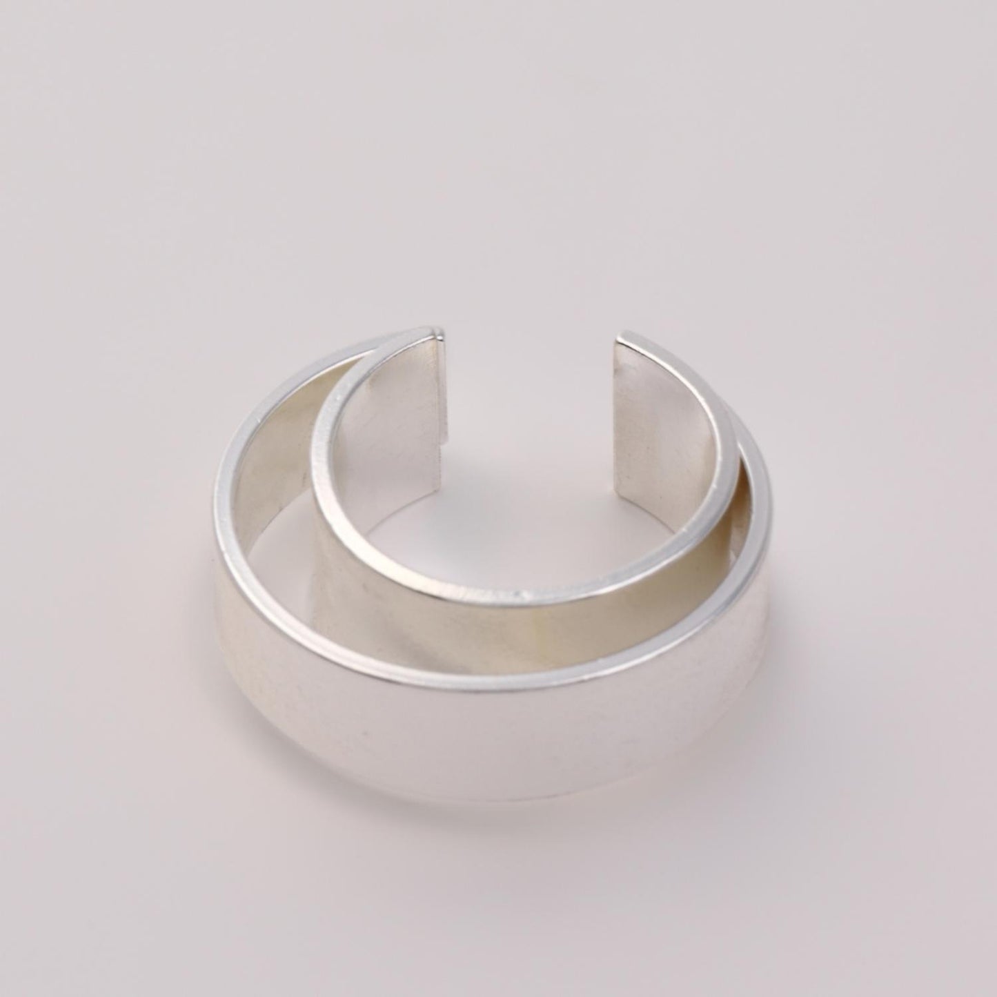 Neat line Ring