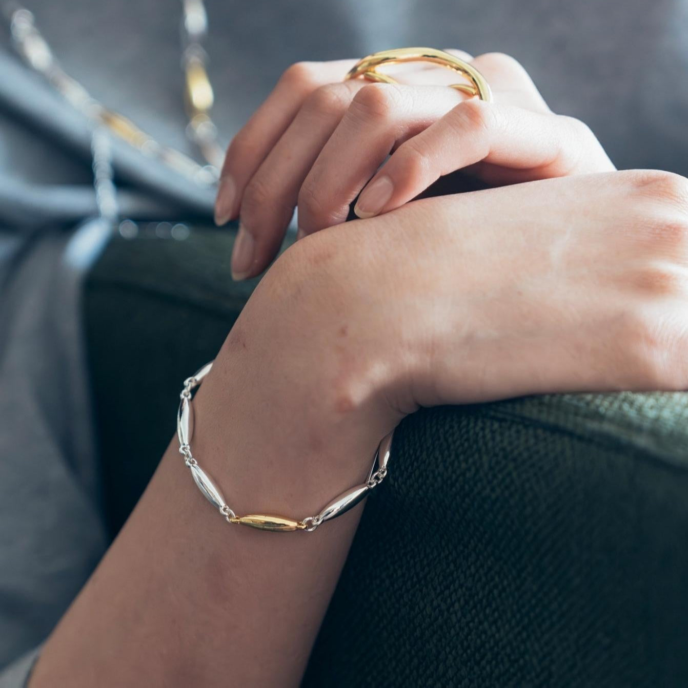 Plump Motif Bracelet