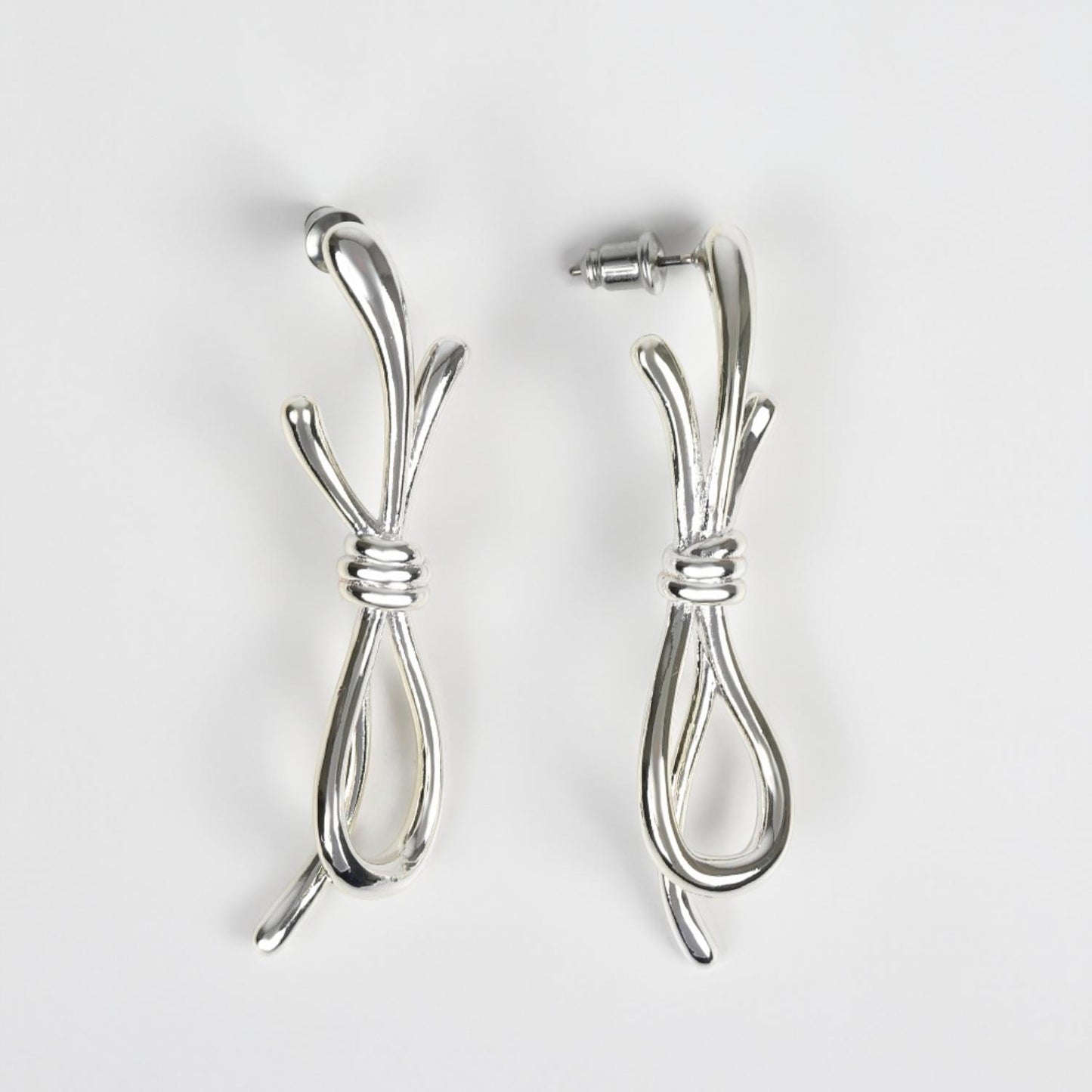 Knotting Pierce