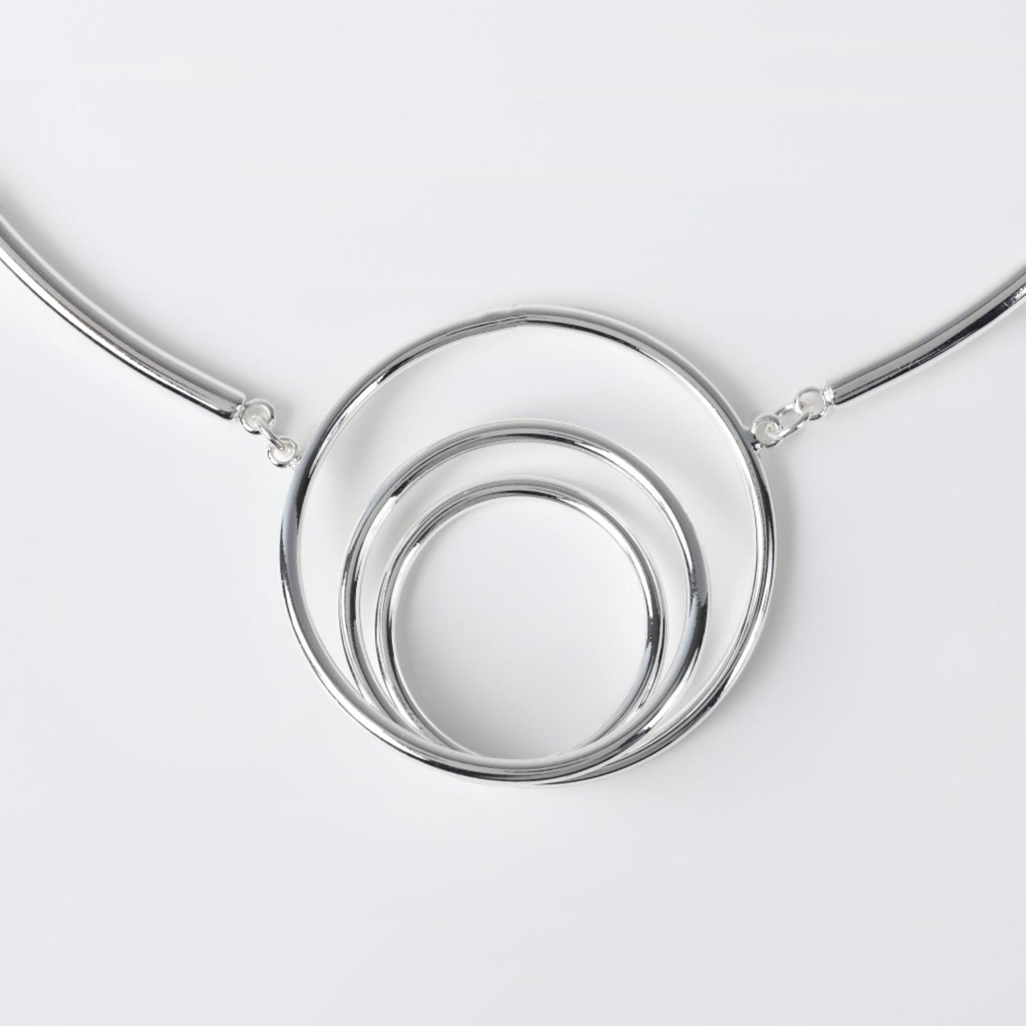 Rolling Line Necklace