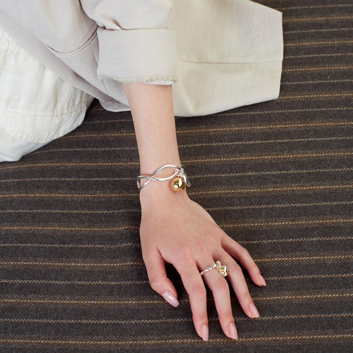 Many motif Ring