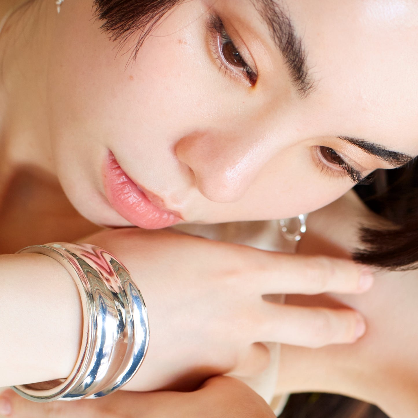 Curve Point Bangle