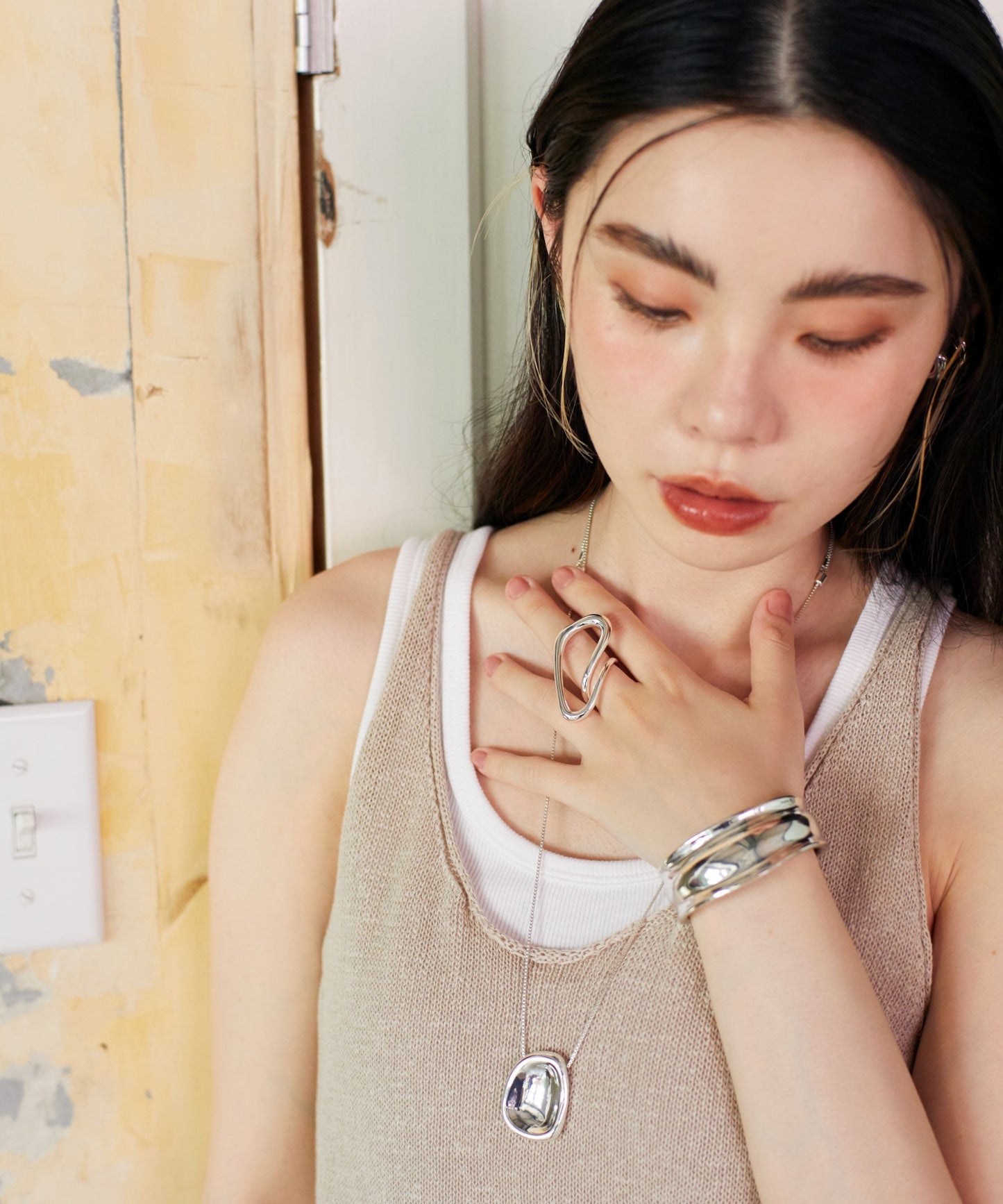 Nuance line triangle Ring