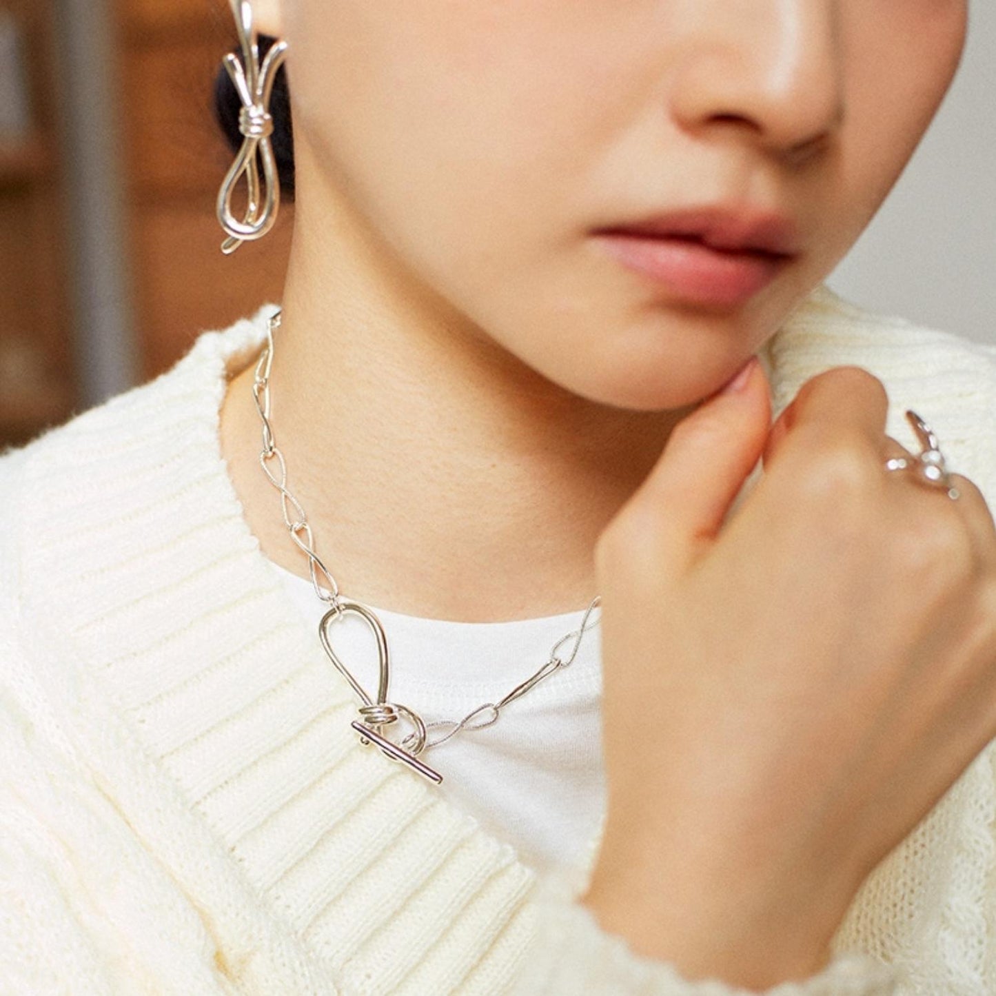 Knotting Pierce