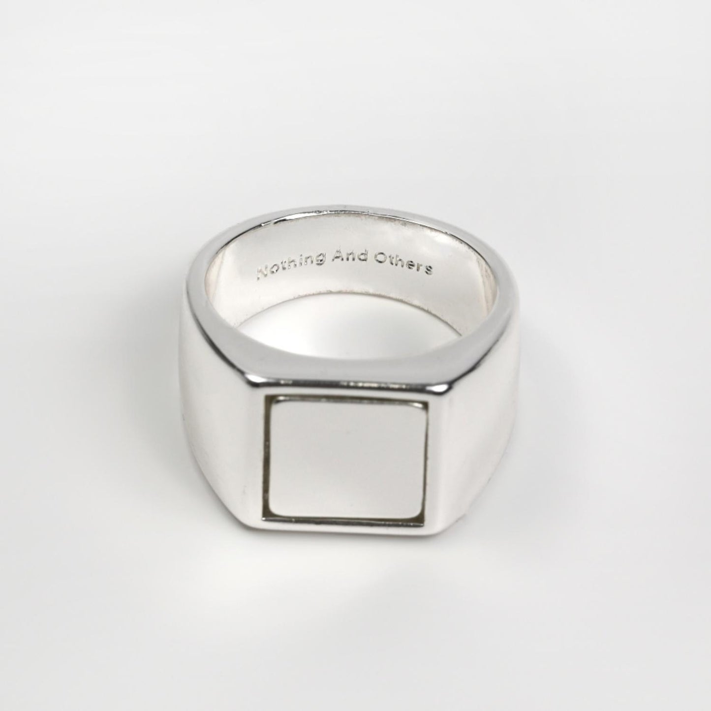 UN Square Ring