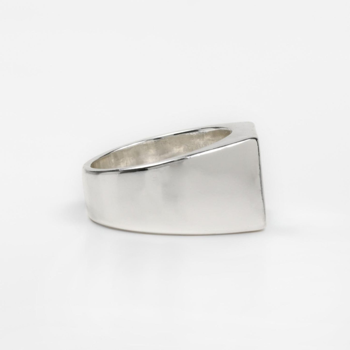 UN Square Ring