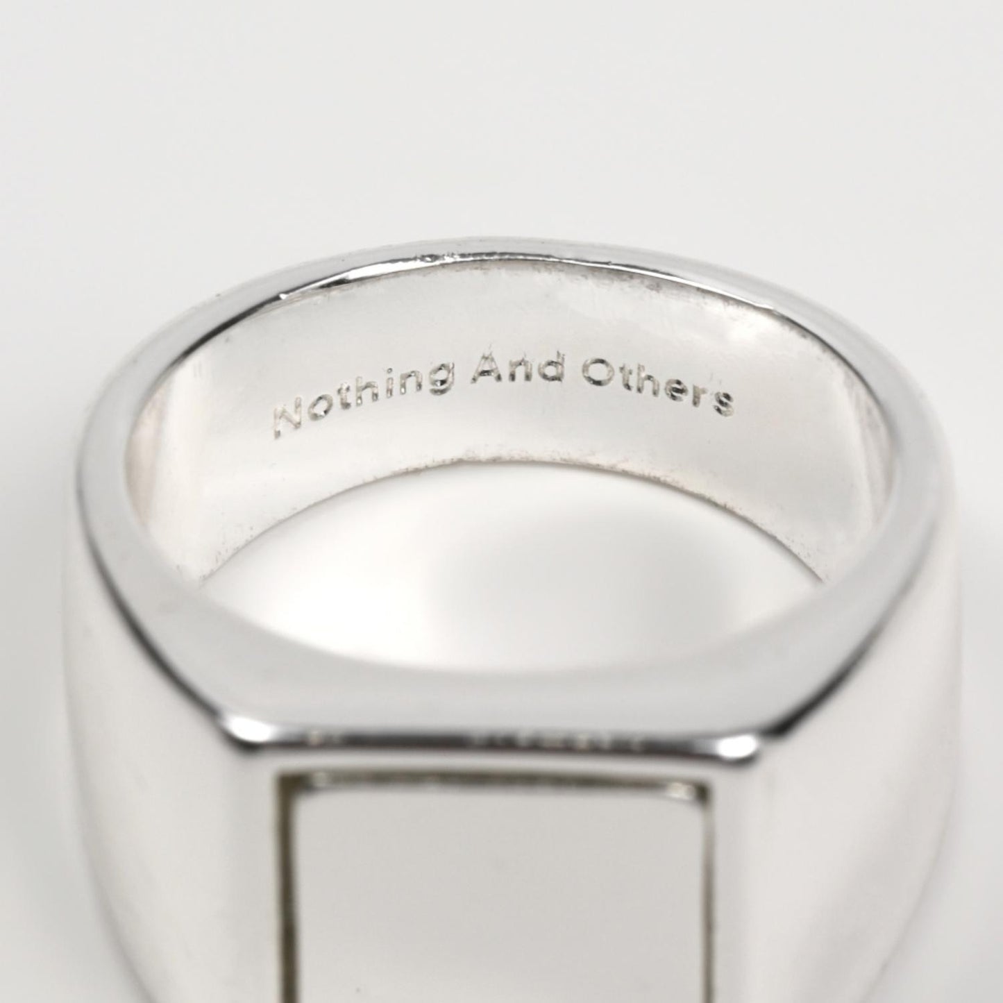 UN Square Ring