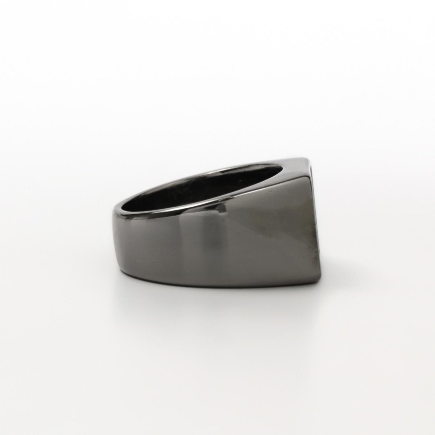 UN Square Ring