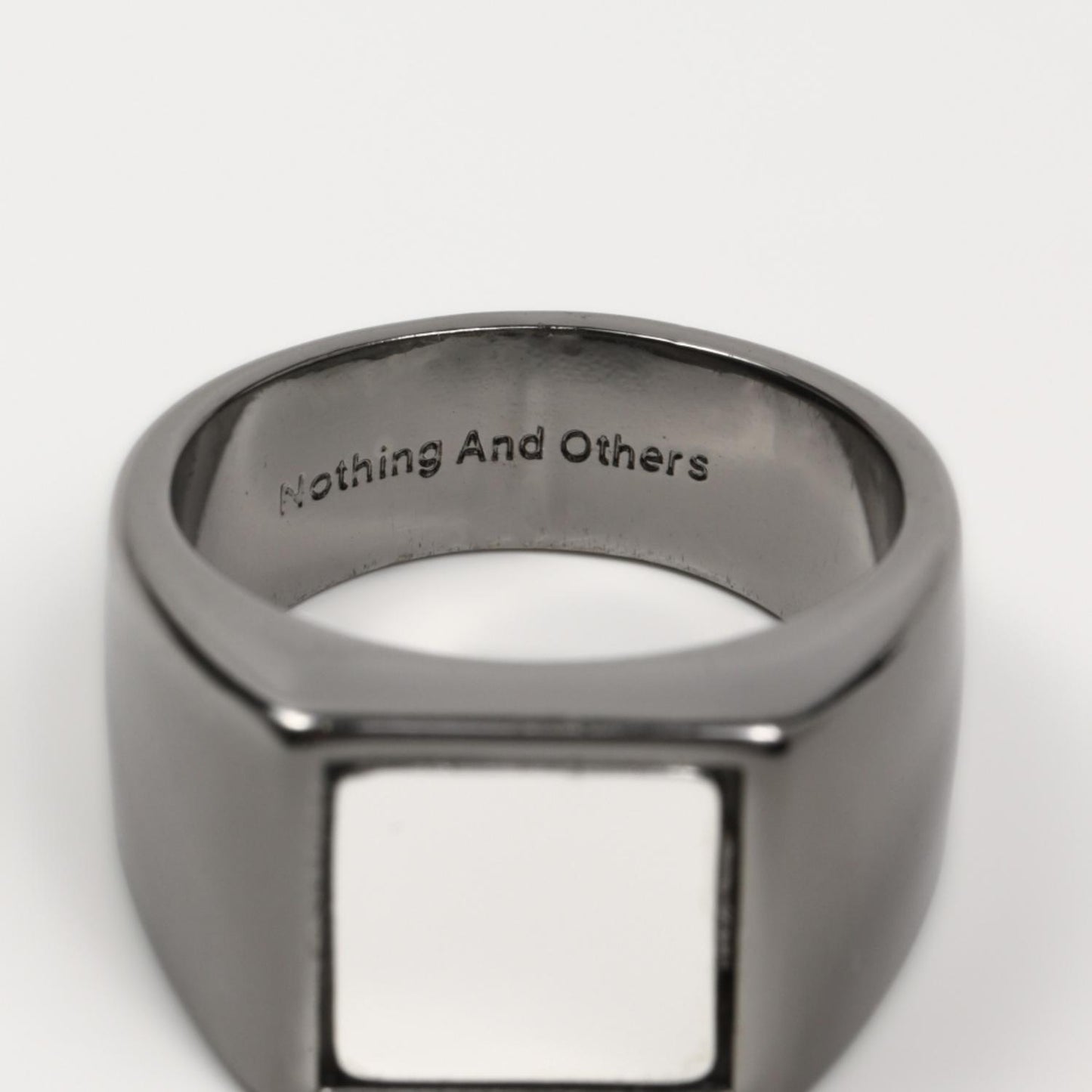 UN Square Ring