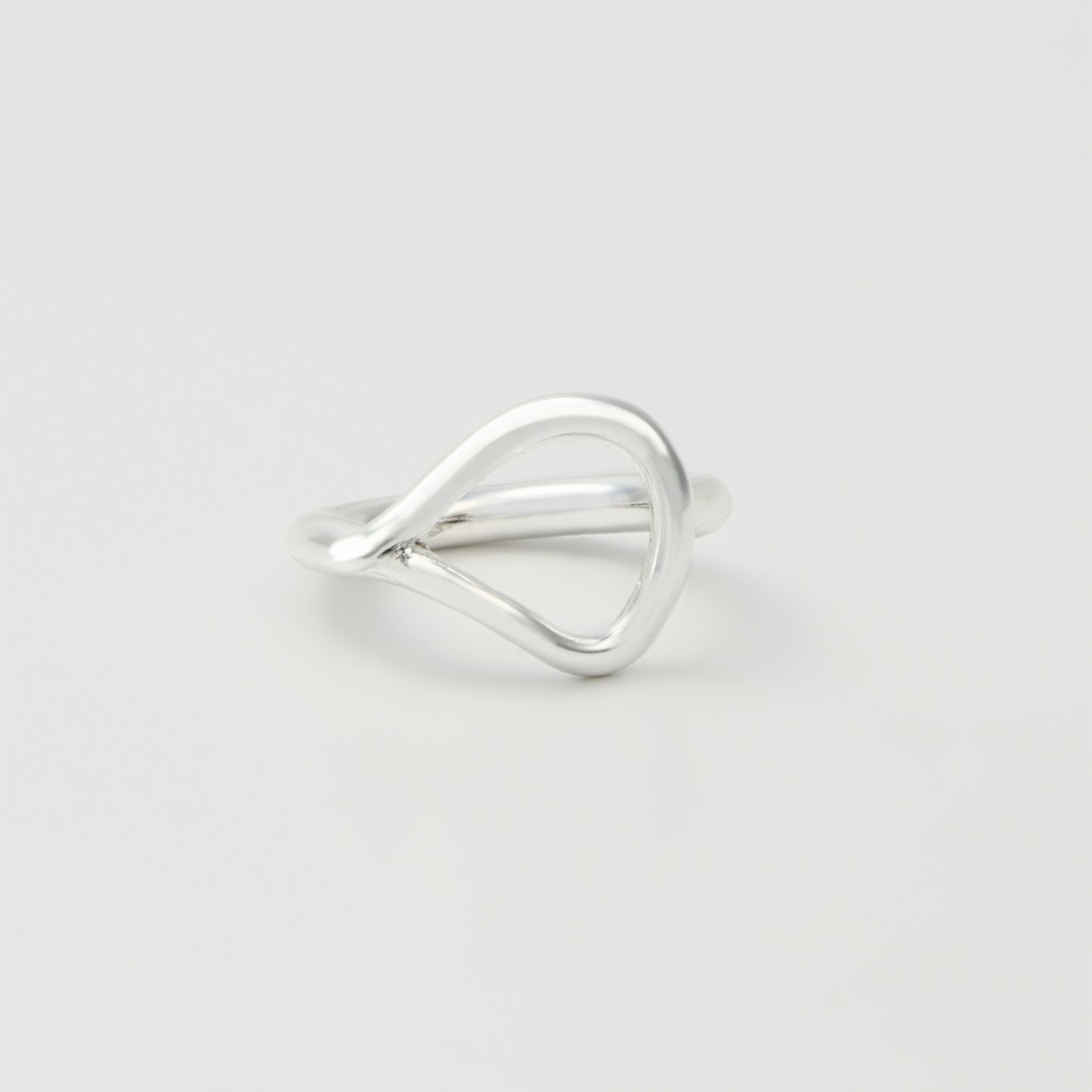 Hook motif Ring