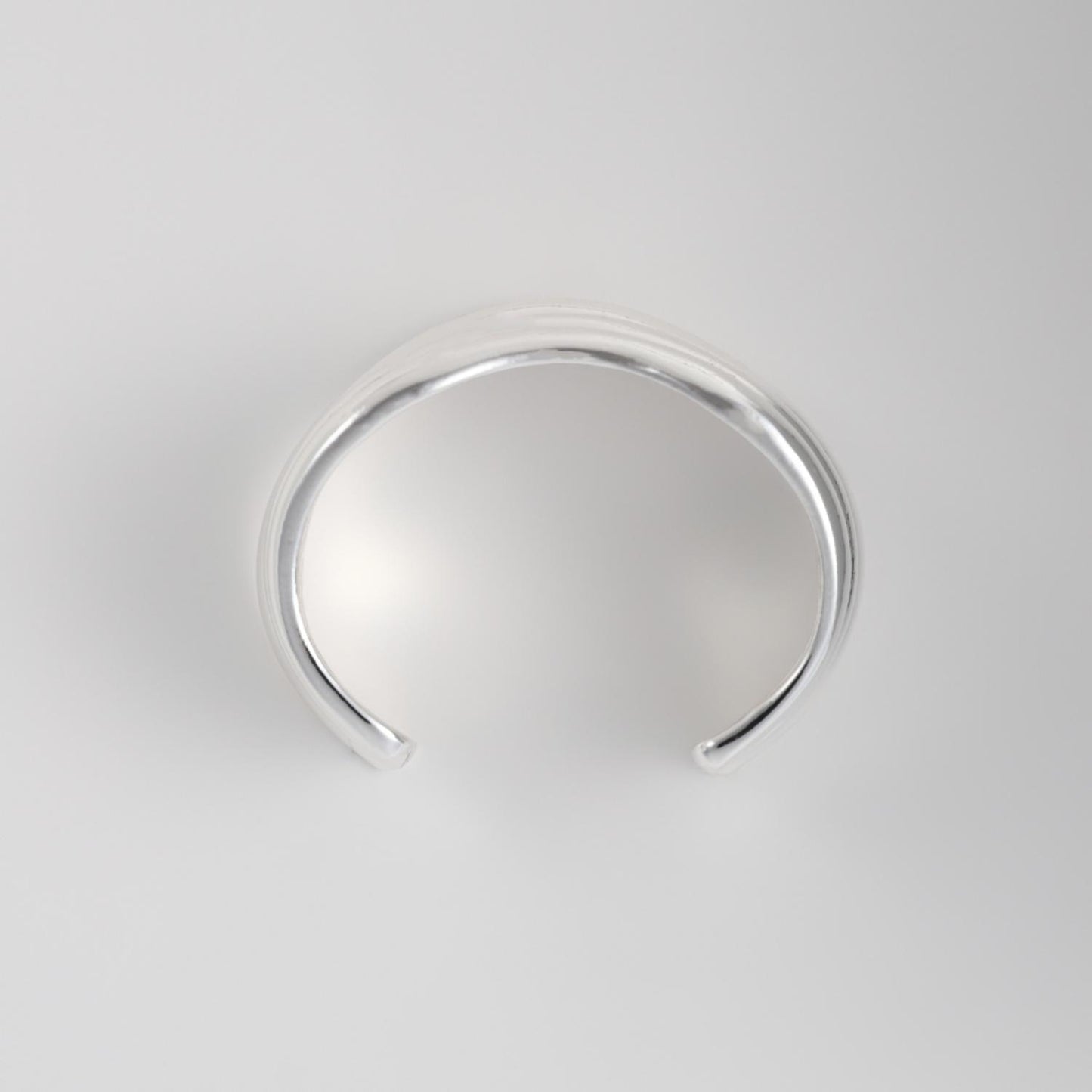 Step line Bangle