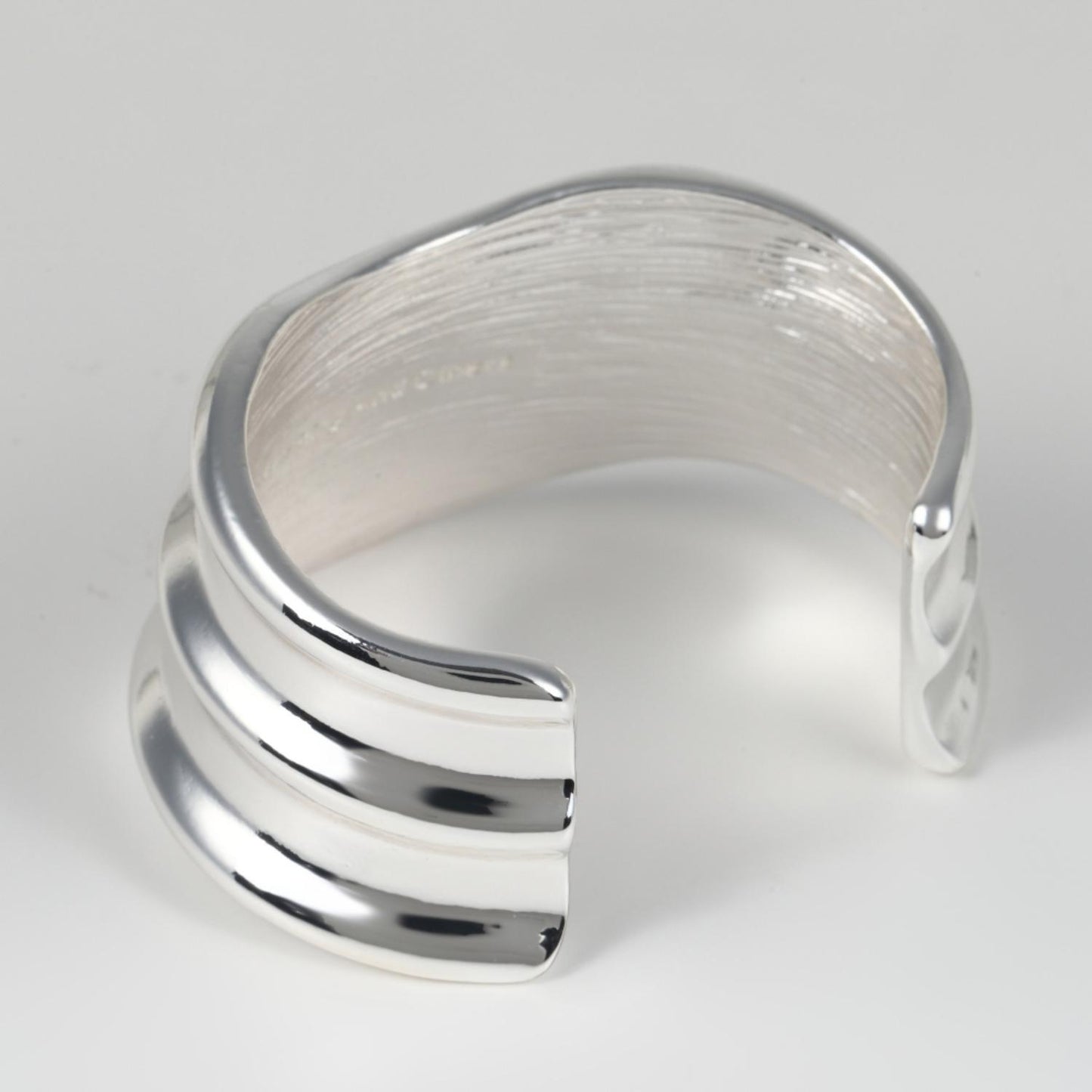 Step line Bangle