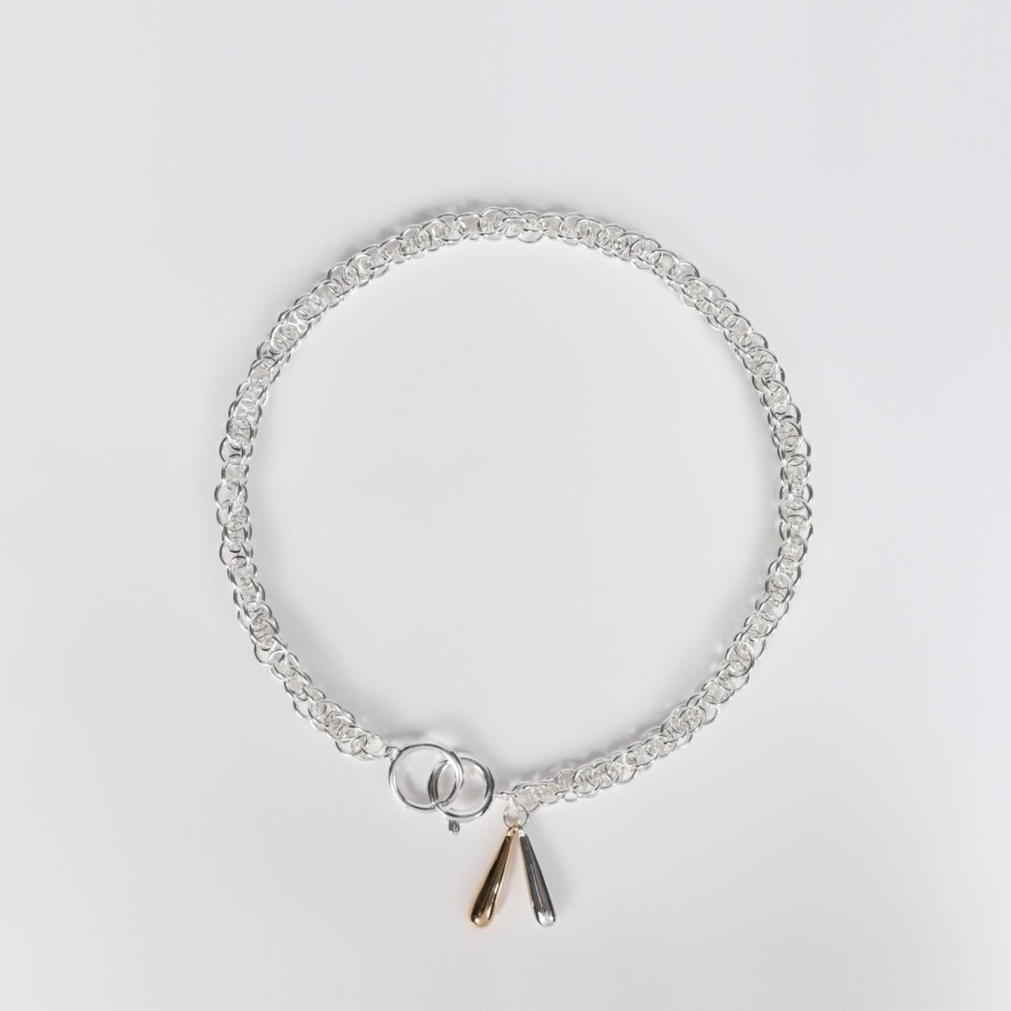Swaying drop Necklace