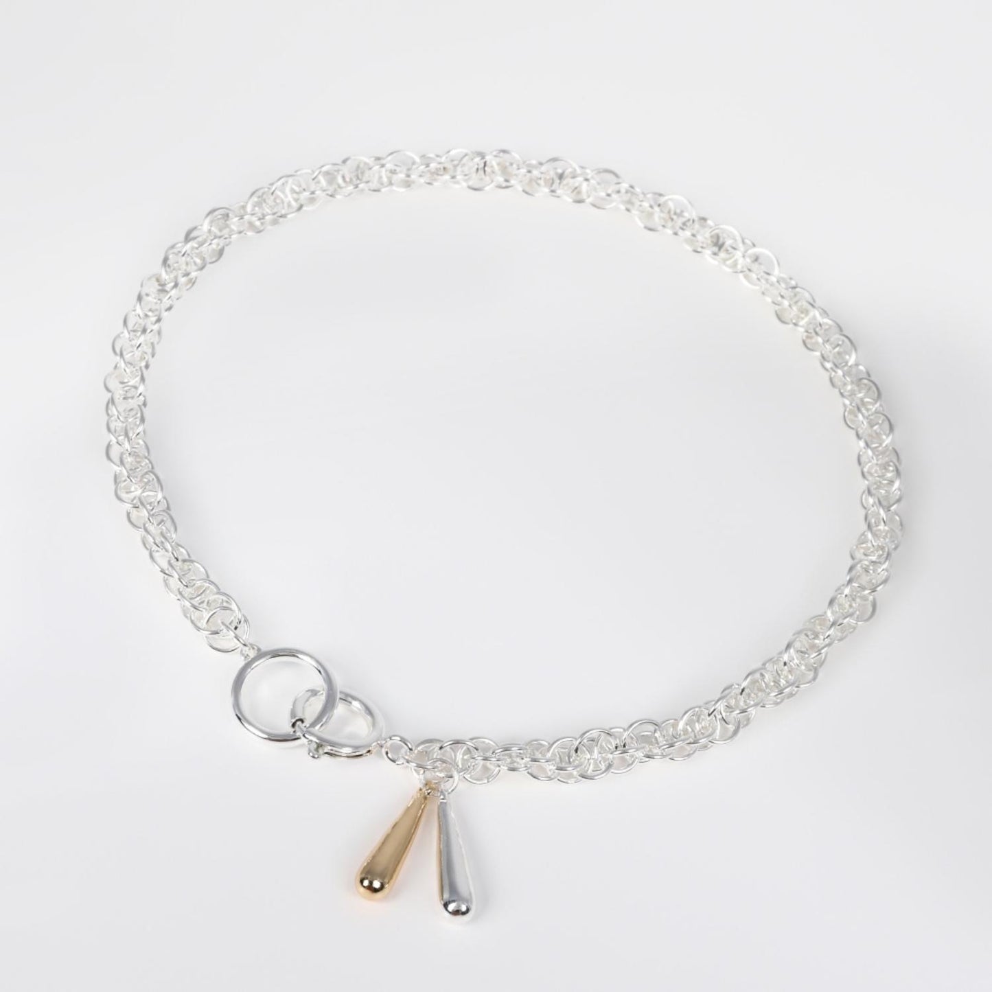 Swaying drop Necklace