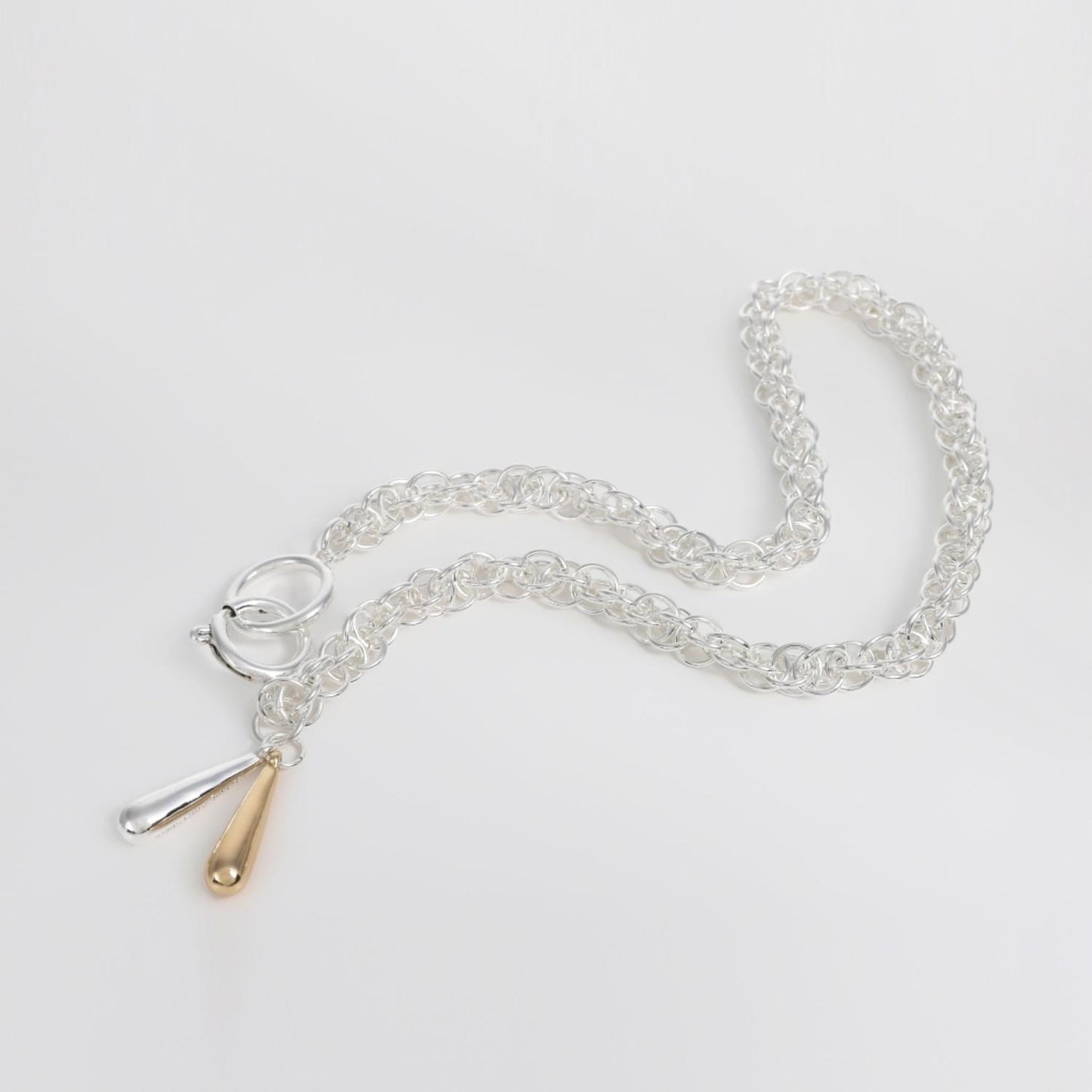 Swaying drop Necklace