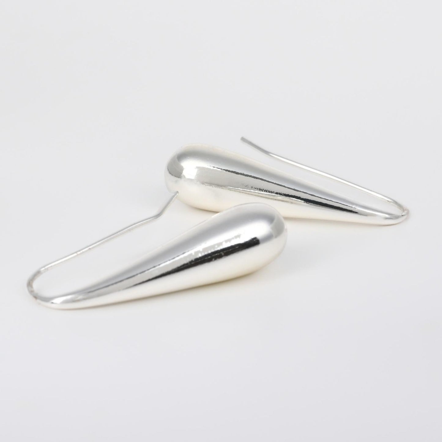 Swaying drop Pierce