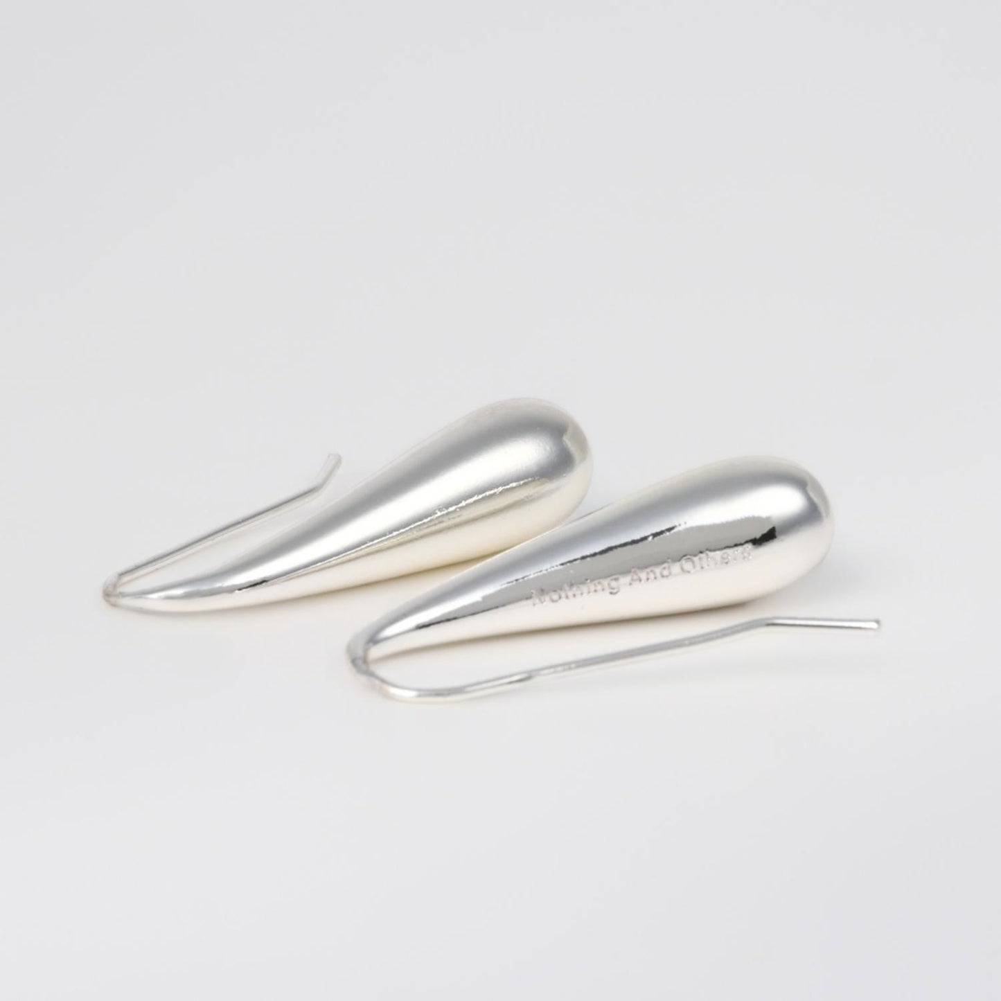 Swaying drop Pierce
