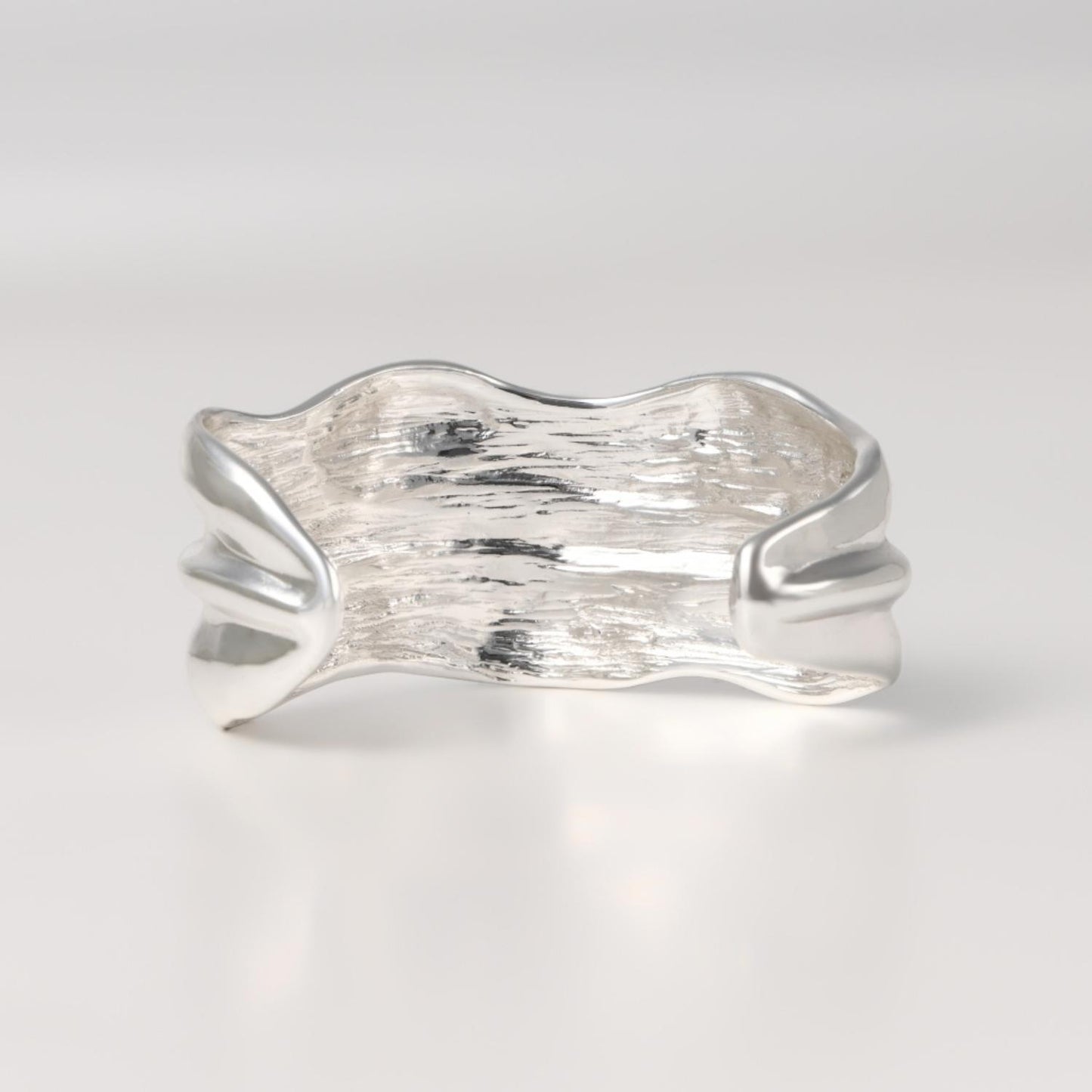 Drawing line Bangle