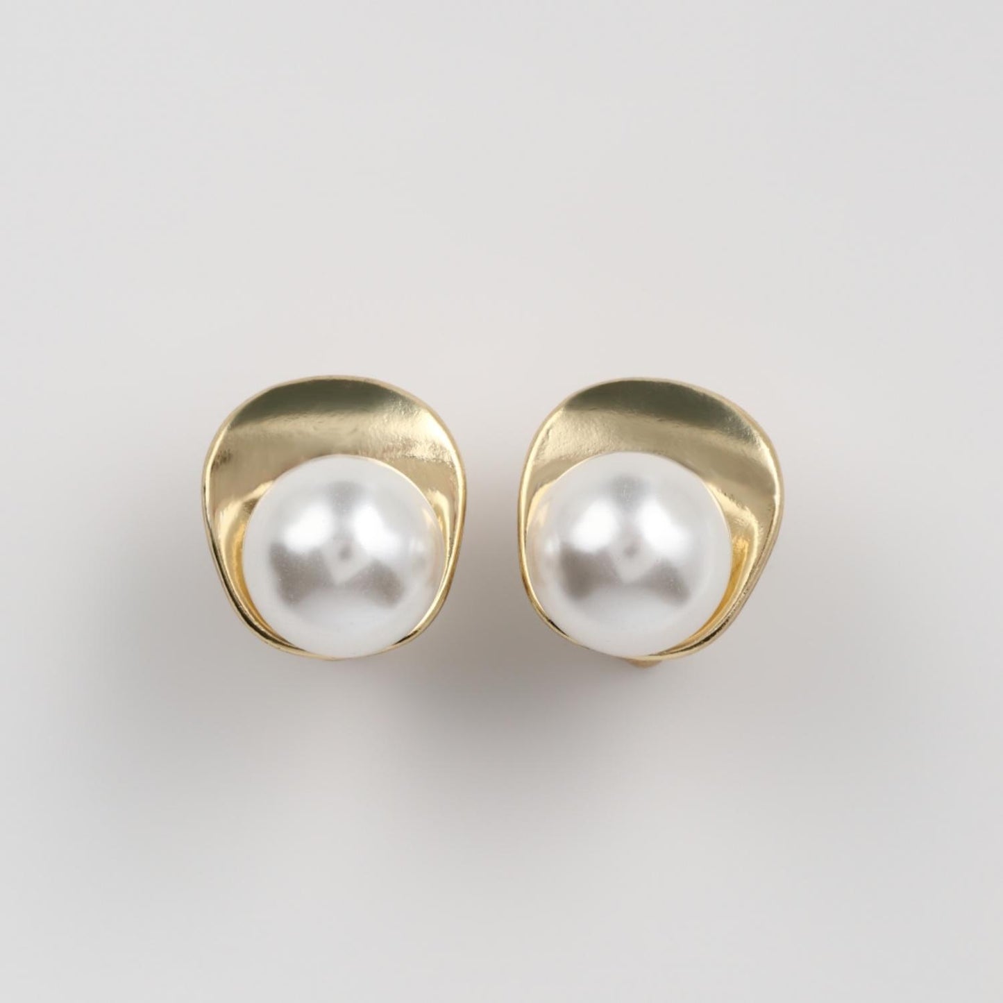 Big pearl Simple Pierce