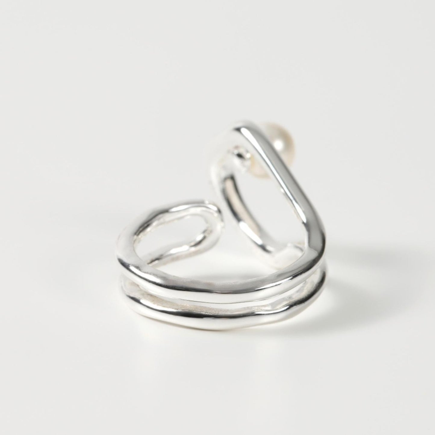 Stickout pearl Ring