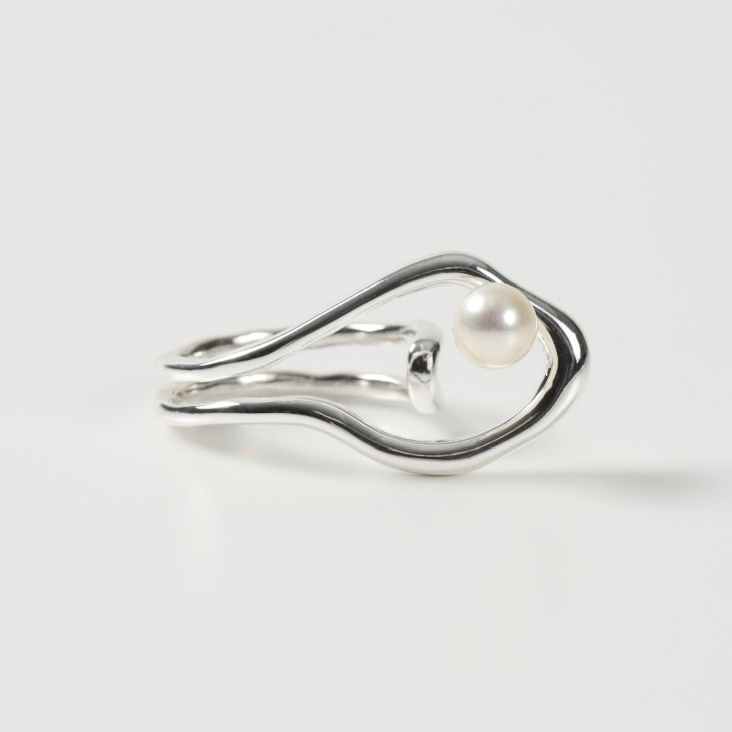 Stickout pearl Ring