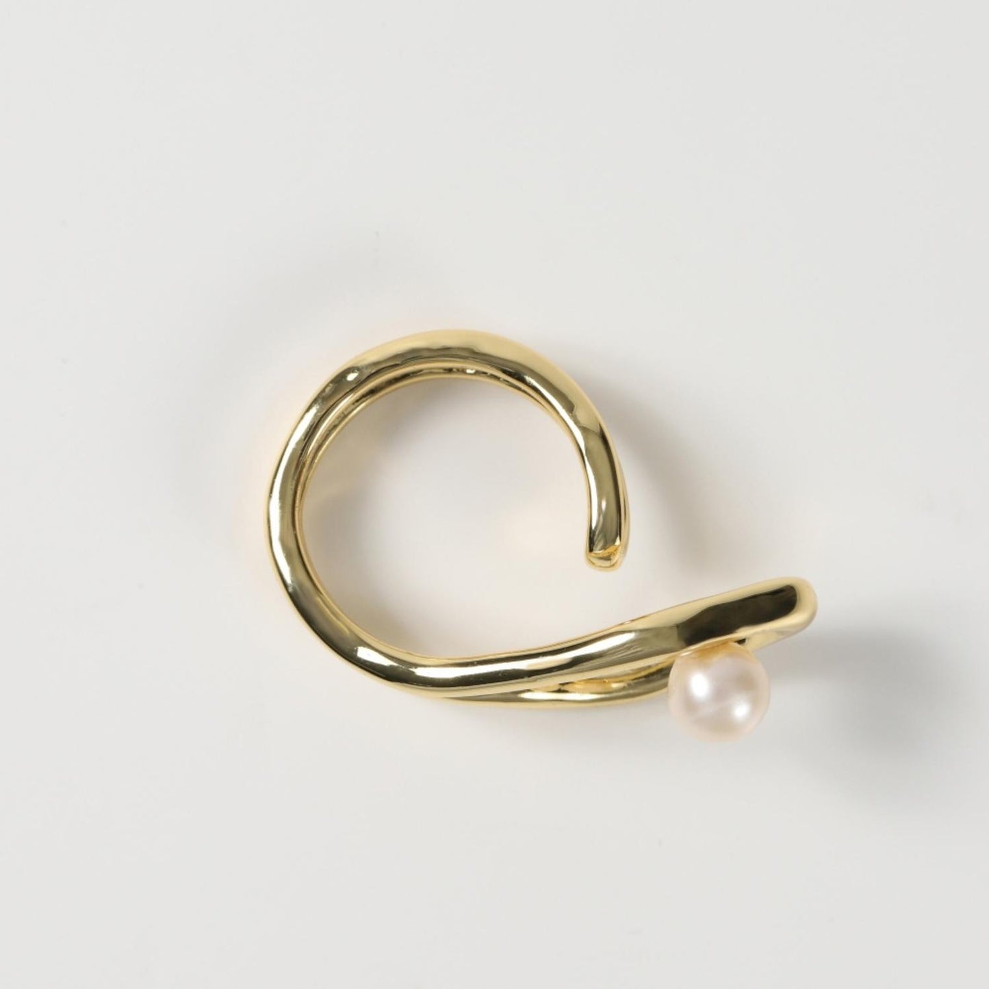 Stickout pearl Ring