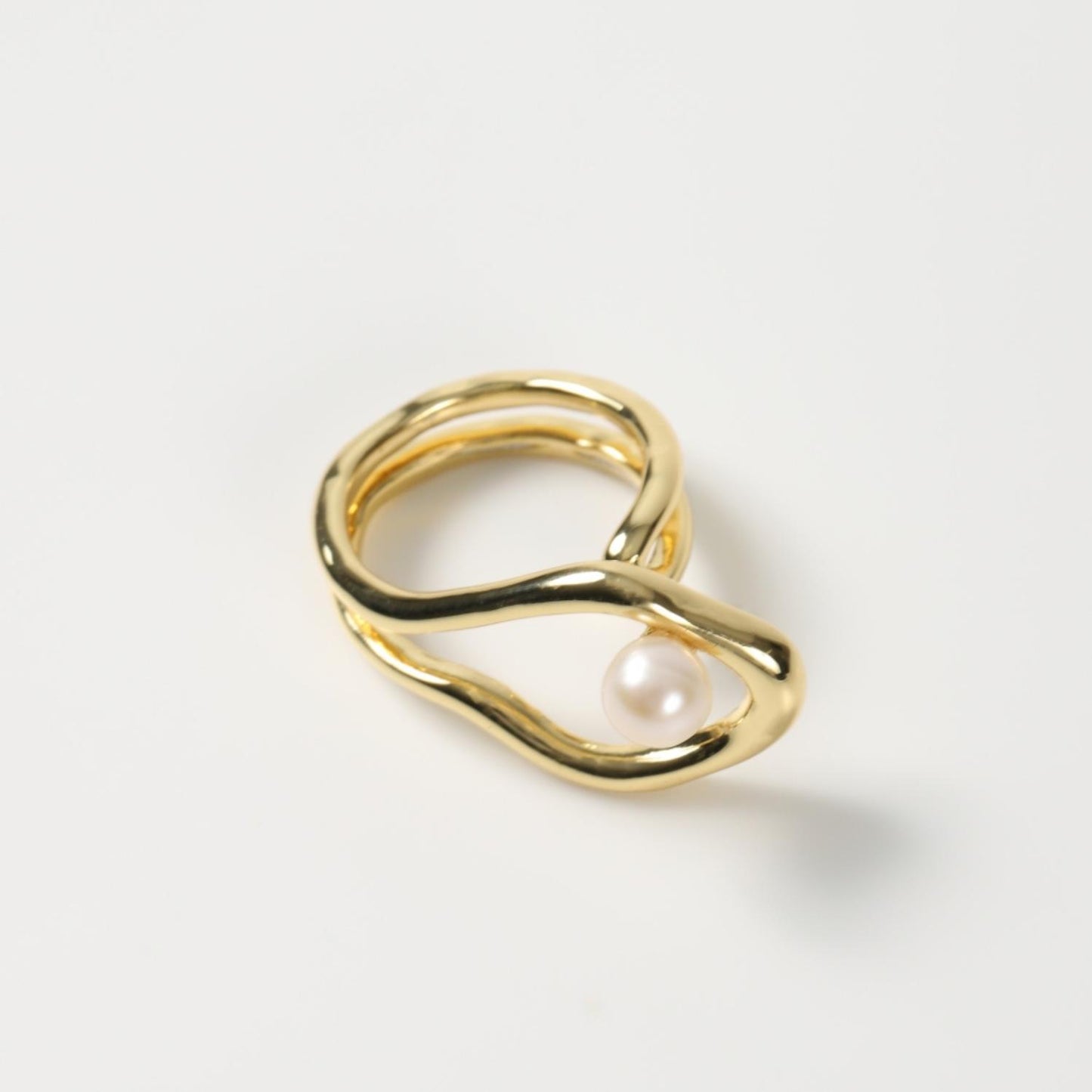 Stickout pearl Ring