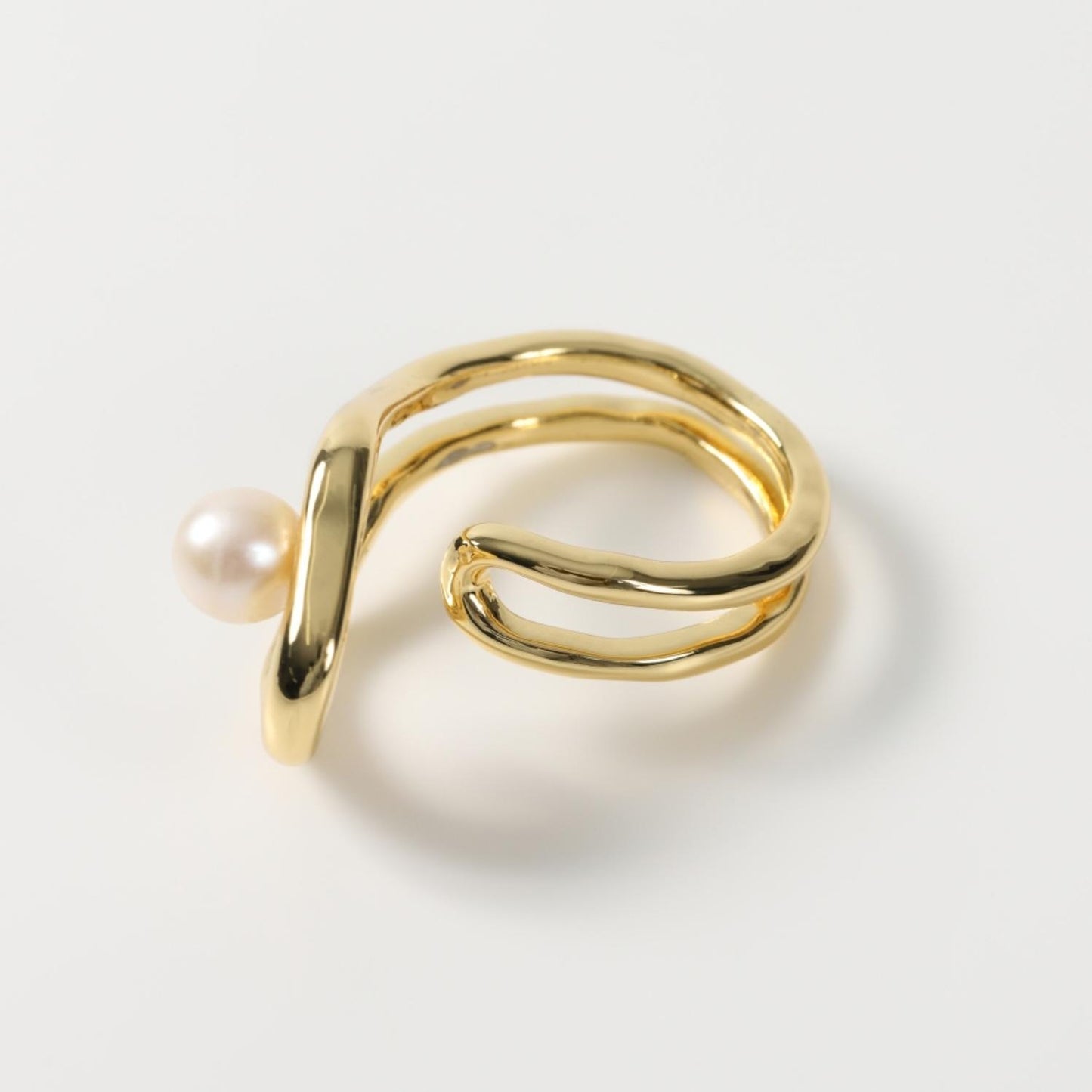 Stickout pearl Ring