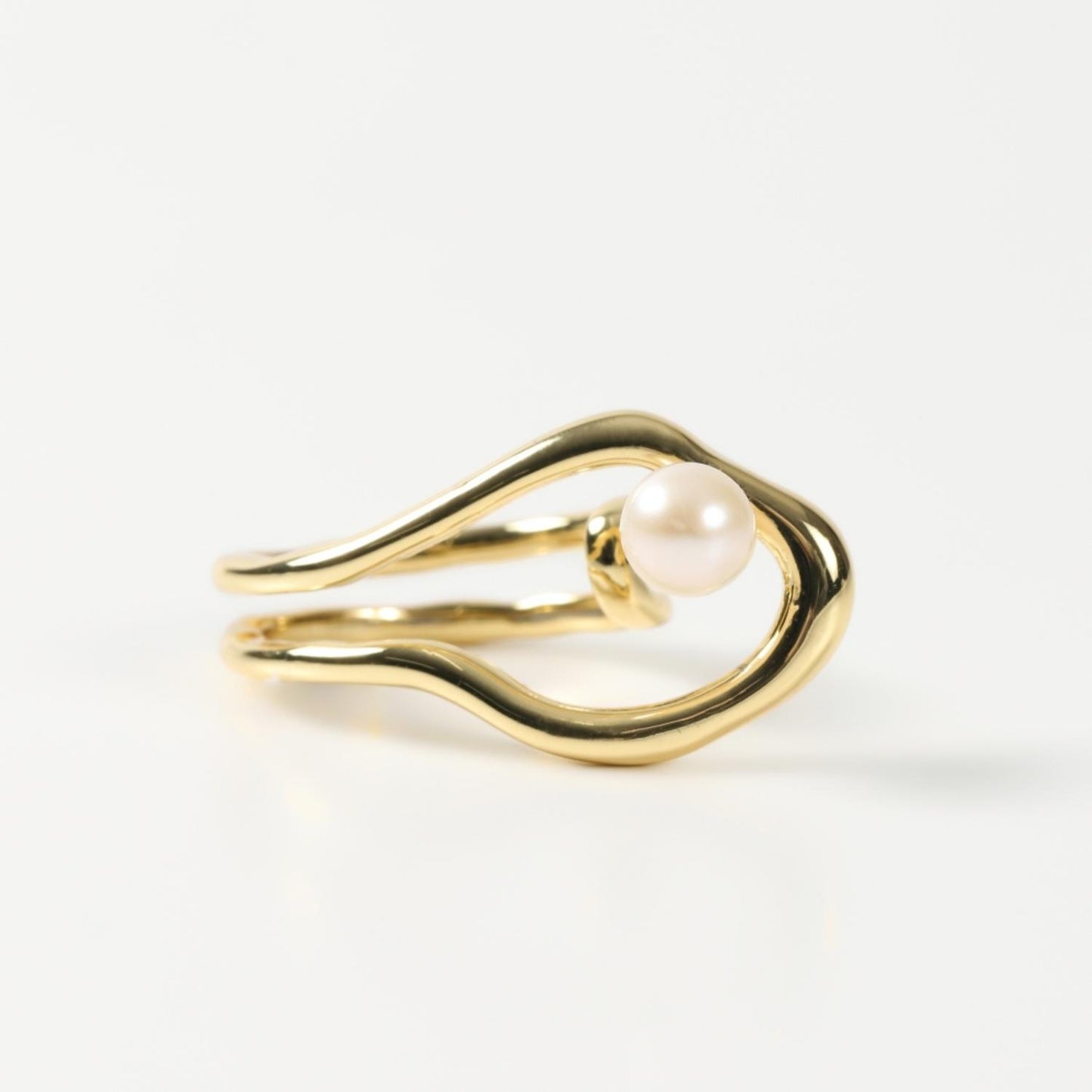 Stickout pearl Ring
