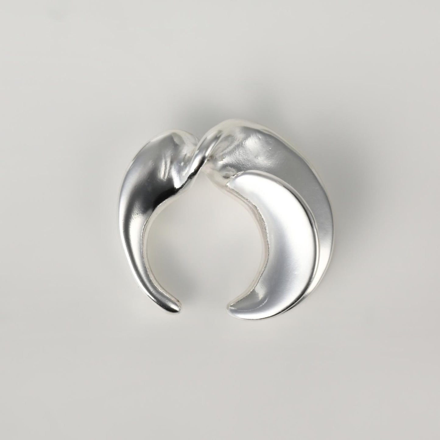 Asymmetry twist ring Earcuff