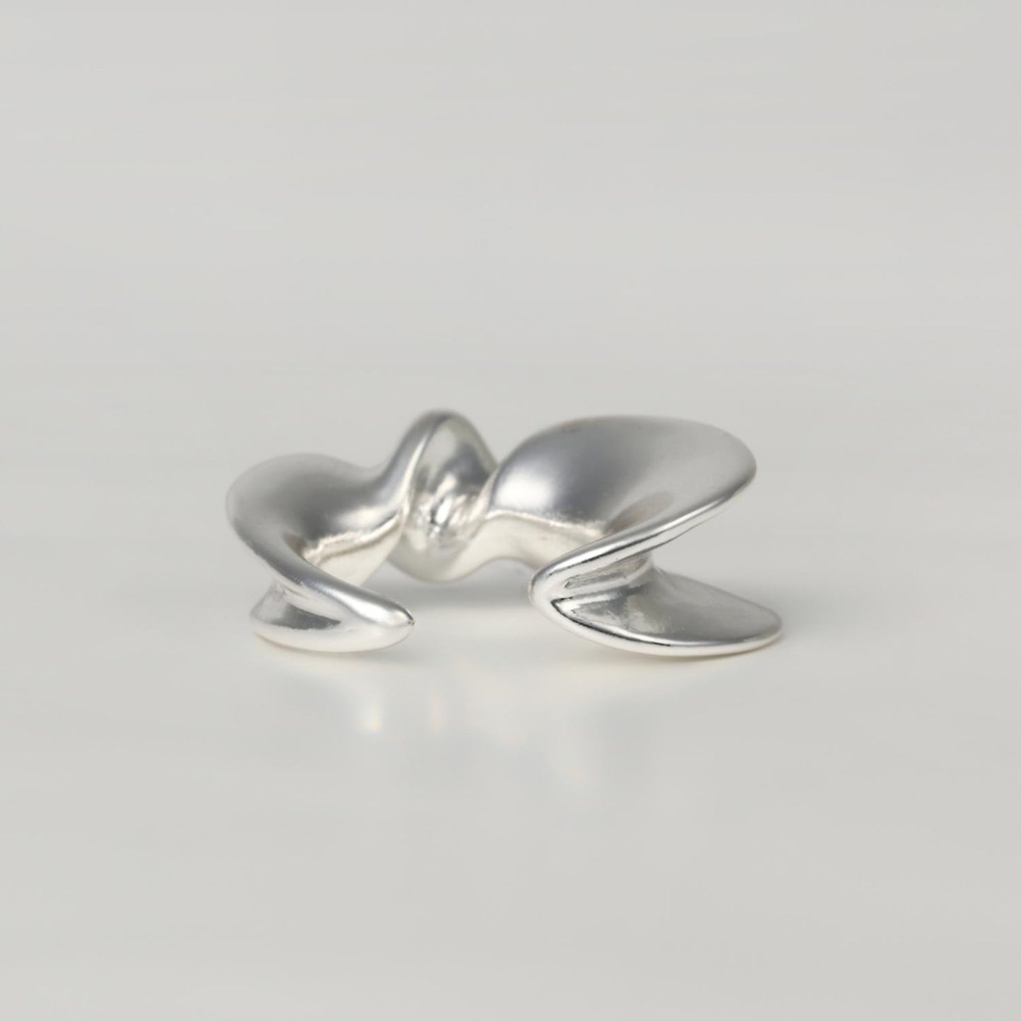 Asymmetry twist ring Earcuff