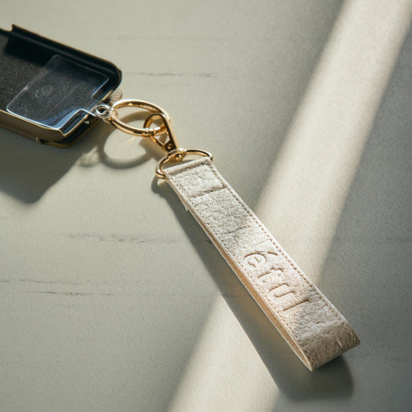 PIÑATEX Key/Smart Phone Holder