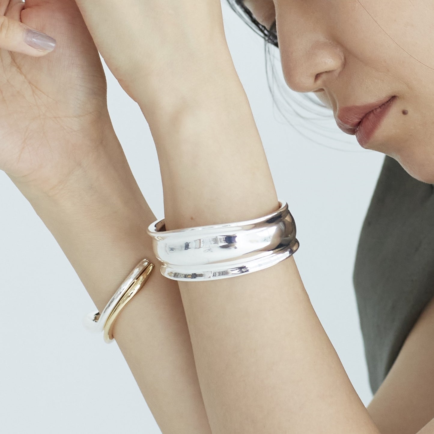 Curve Point Bangle