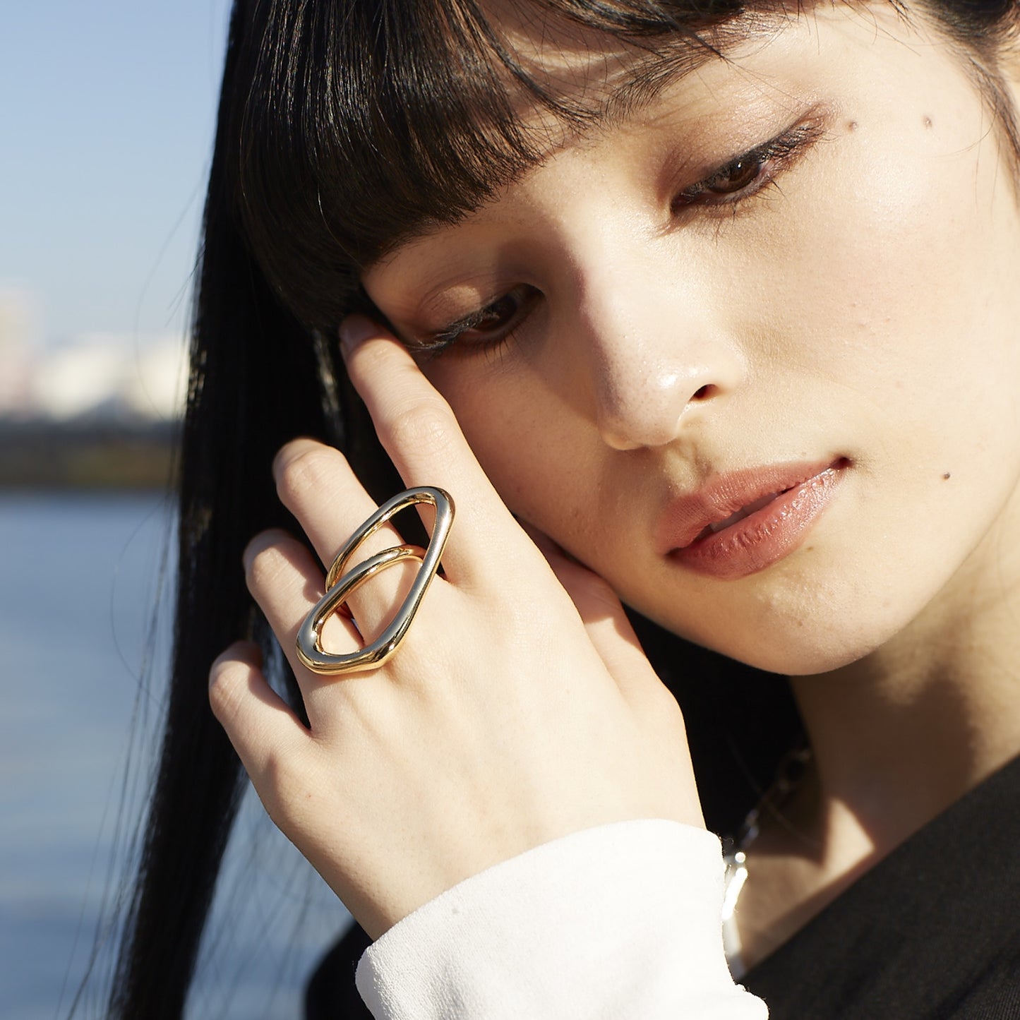 Nuance line triangle Ring