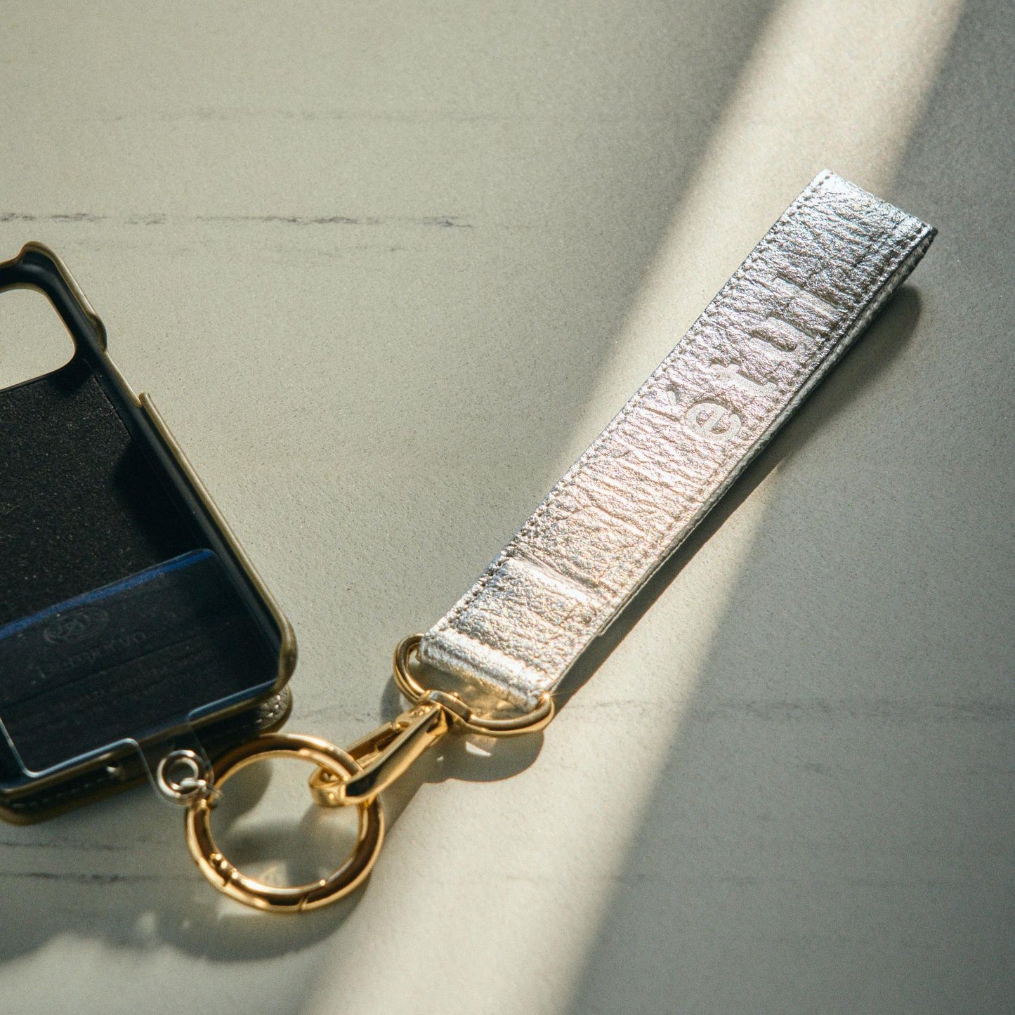 PIÑATEX Key/Smart Phone Holder
