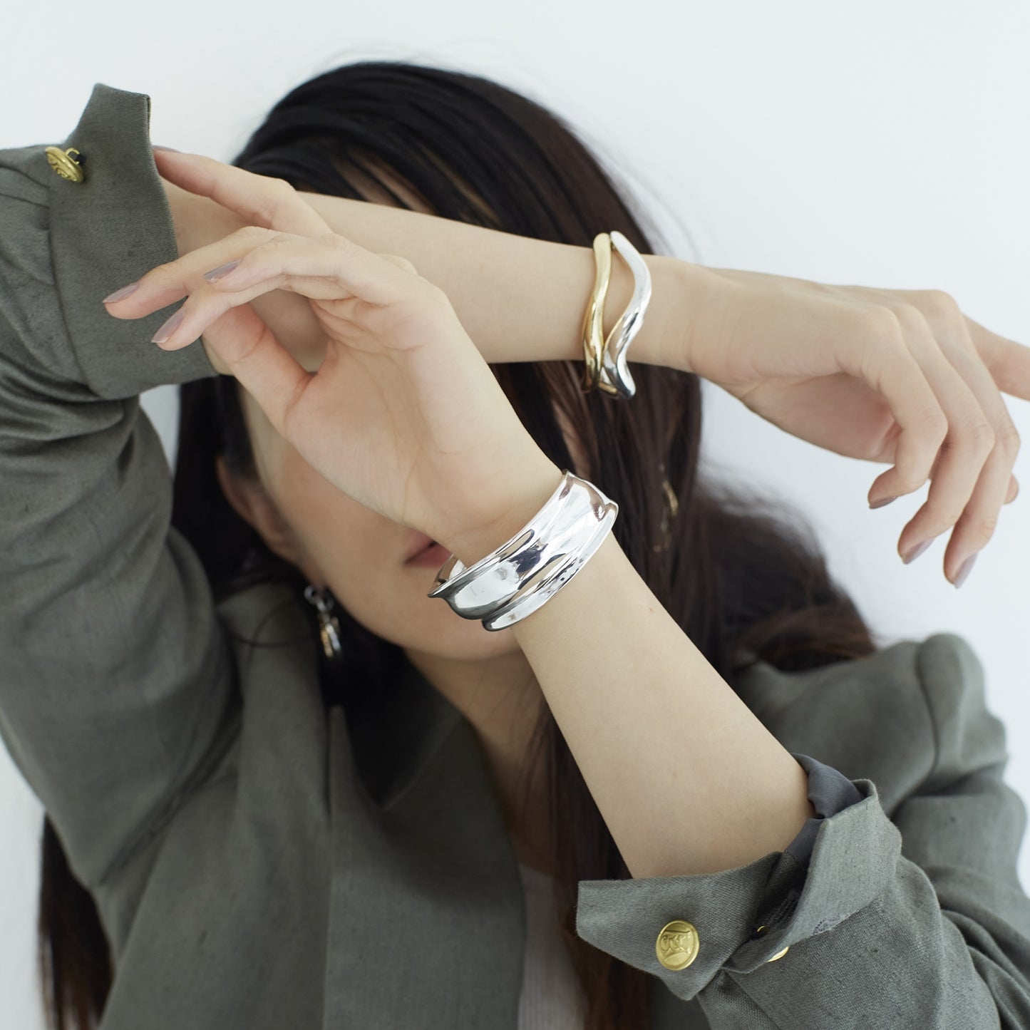 Curve Point Bangle