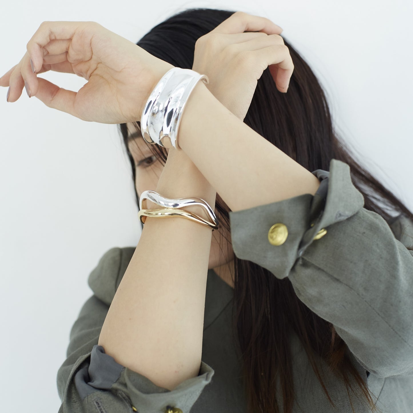 Curve Point Bangle