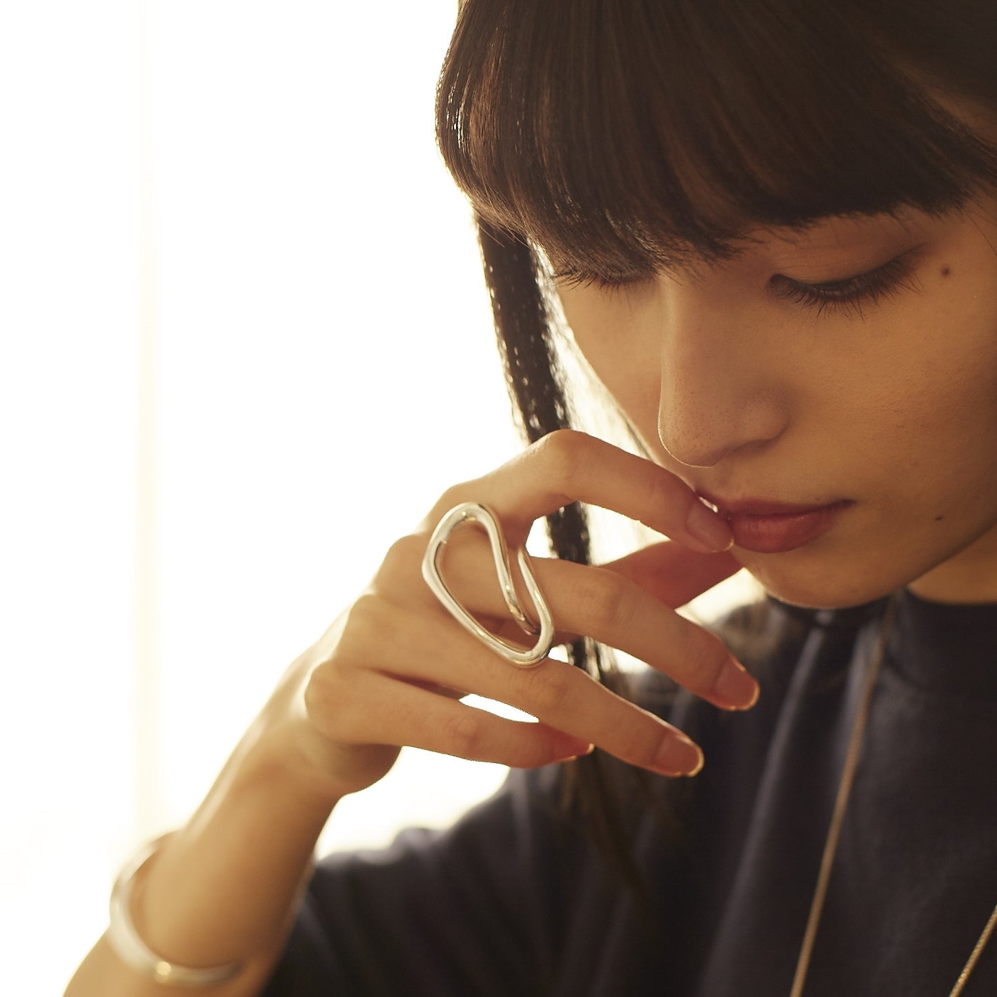 Nuance line triangle Ring