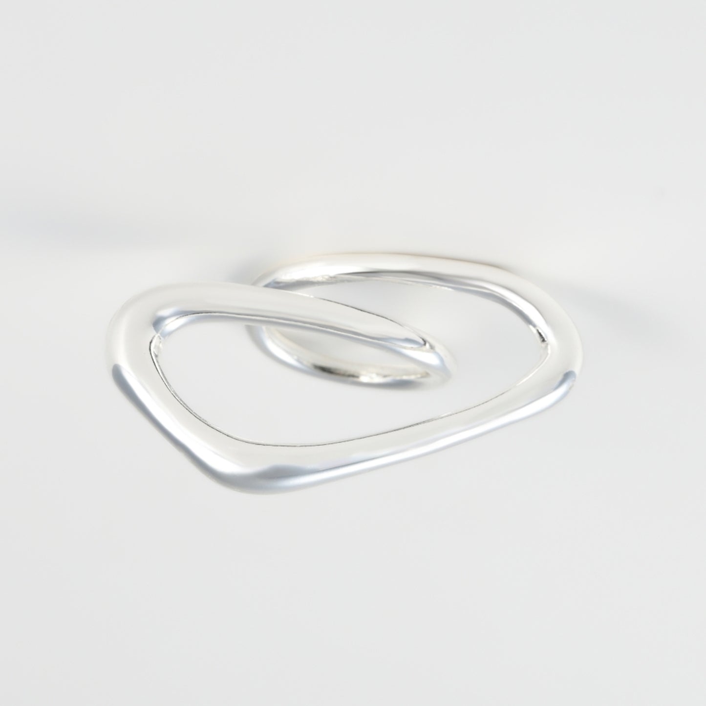 Nuance line triangle Ring
