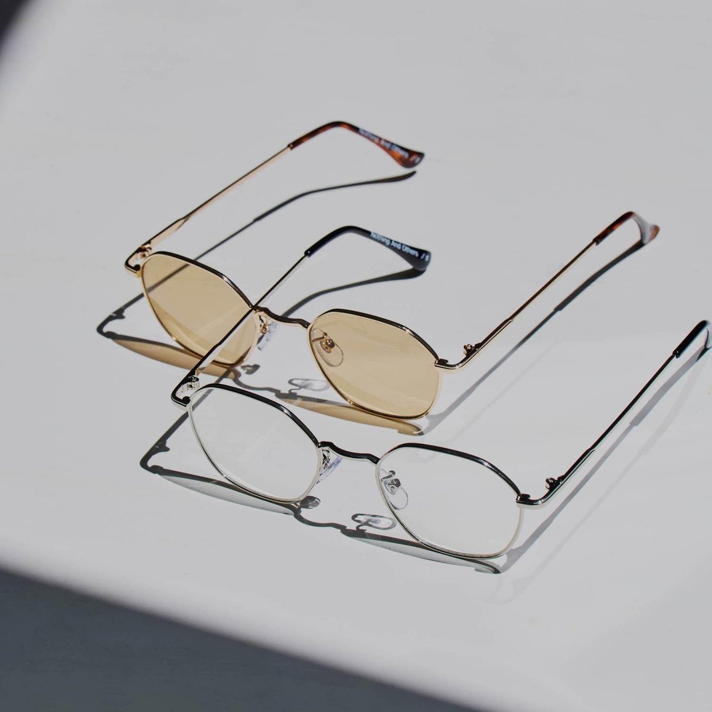 
                  
                    【鹿沼憂妃さんコラボ】Metal Frame Sunglasses
                  
                