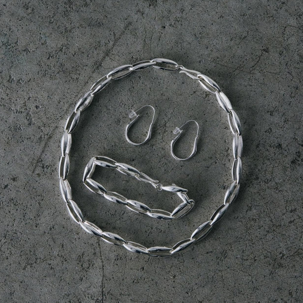 
                  
                    Characteristic Chain Pierce
                  
                