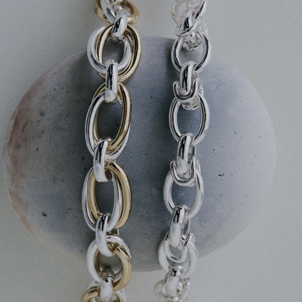 Nothing And Others × DEMIU」Double Ring Chain Mobile Charm – Donnaruma
