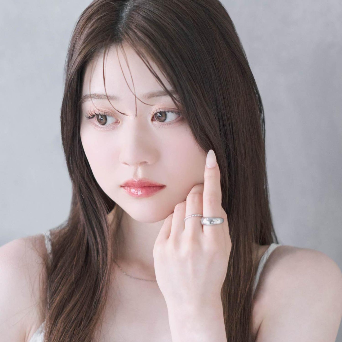 
                  
                    【りんかさん着用】グリッターチェーンネックレス
                  
                