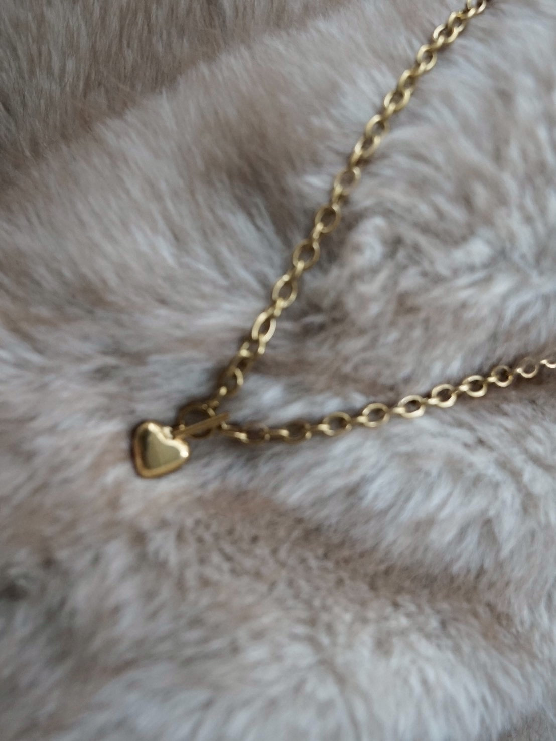 
                  
                    ハートボリュームチェーンネックレス
                  
                