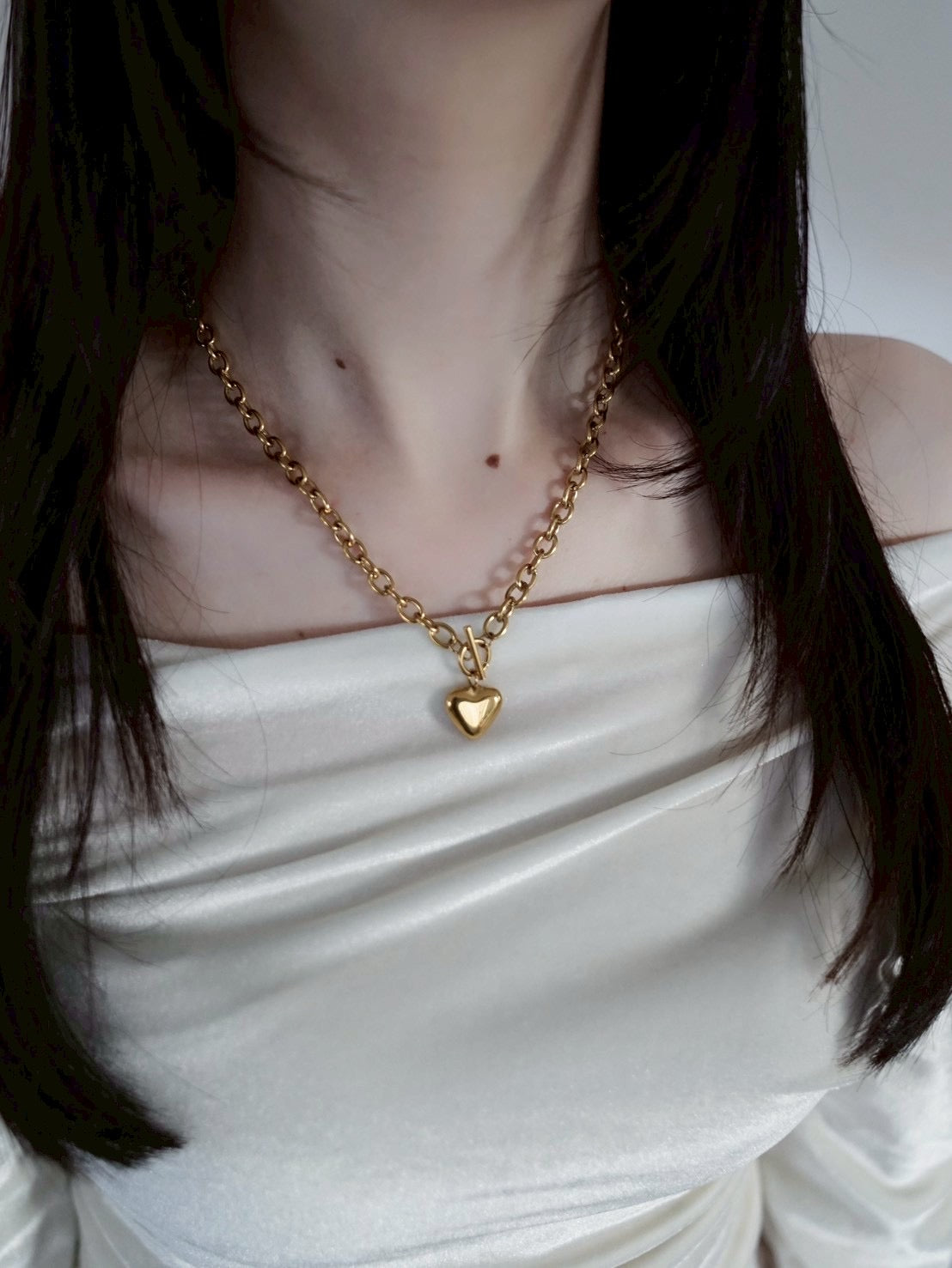 
                  
                    ハートボリュームチェーンネックレス
                  
                