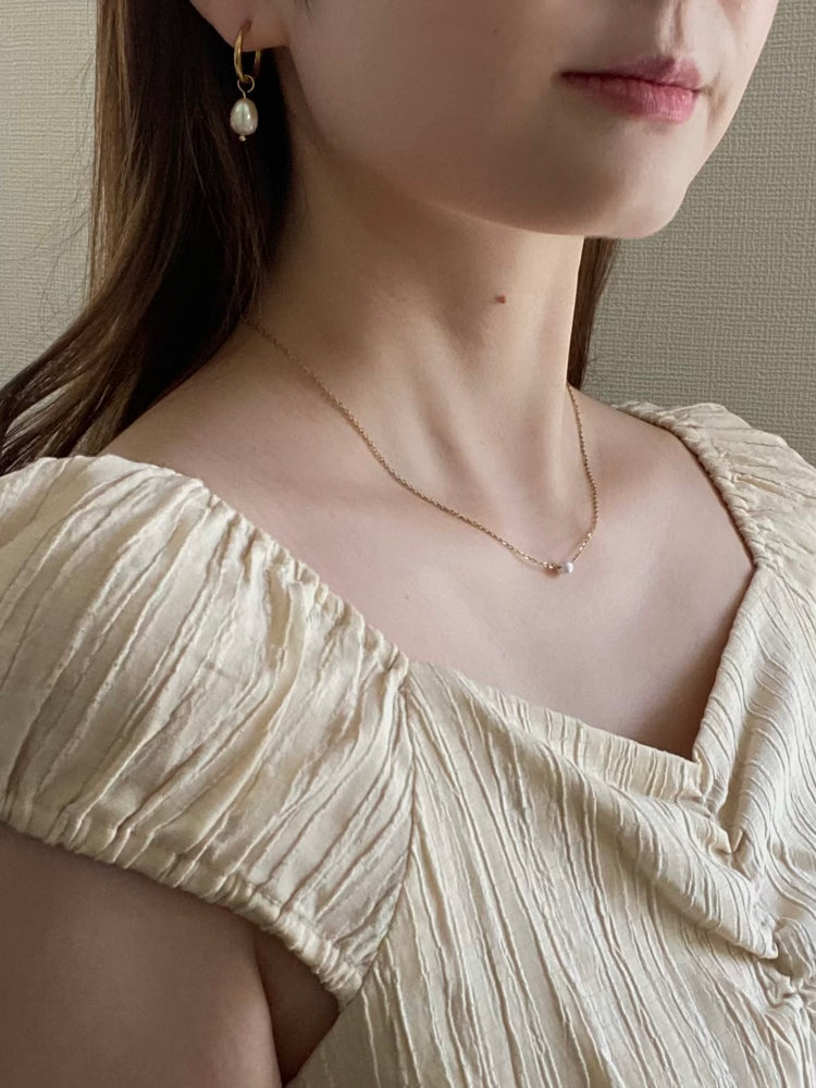 
                  
                    ミニマルパールピアス
                  
                