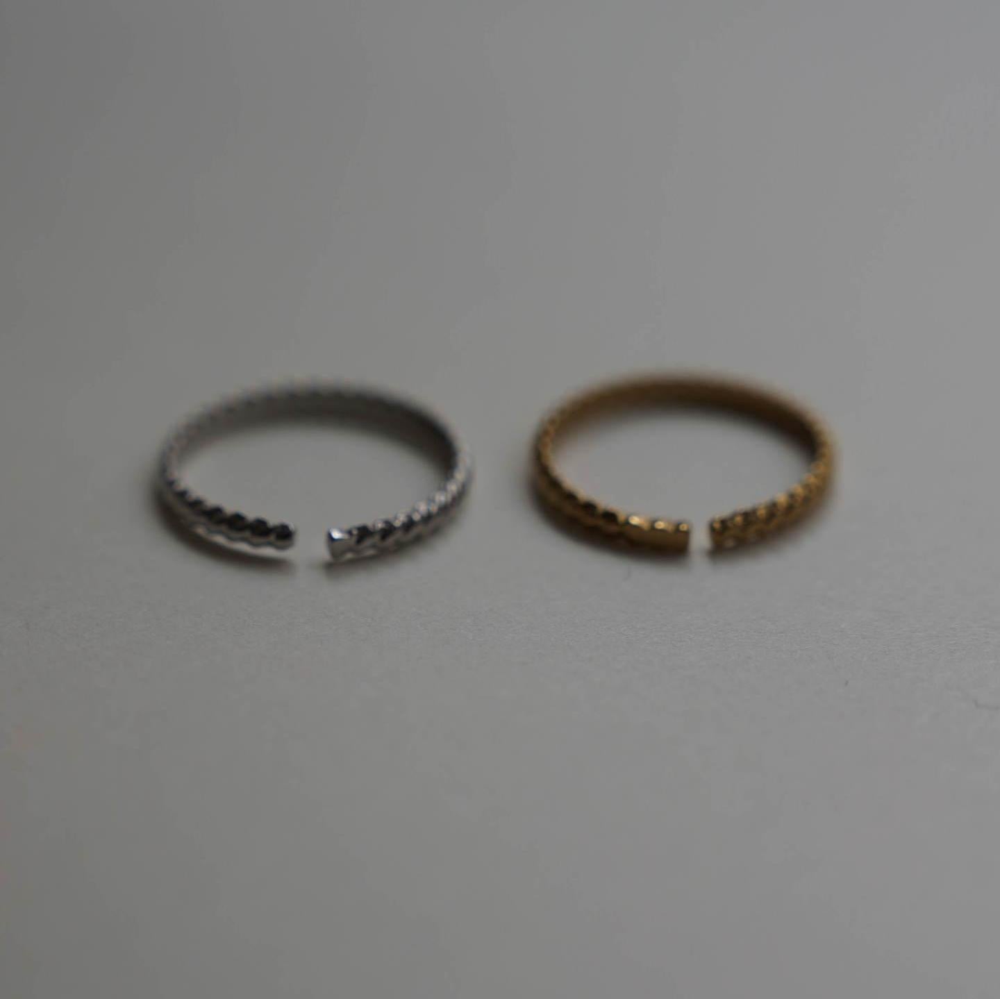 
                  
                    ツイストオープンリング
                  
                