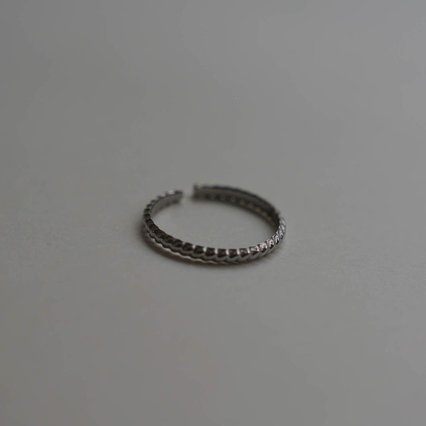 
                  
                    ツイストオープンリング
                  
                